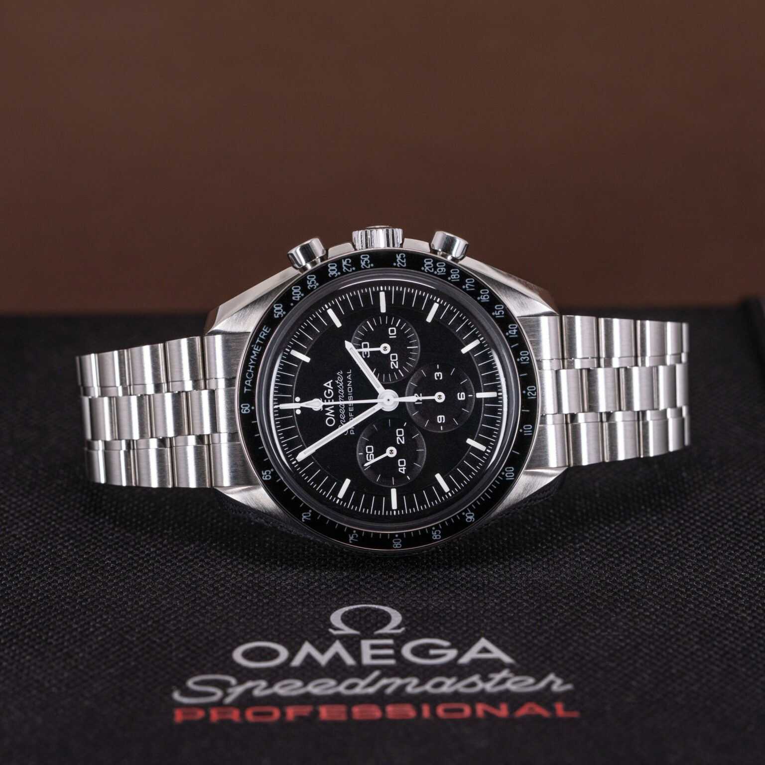 Omega-Speedmaster-Pro-3861-2023-4