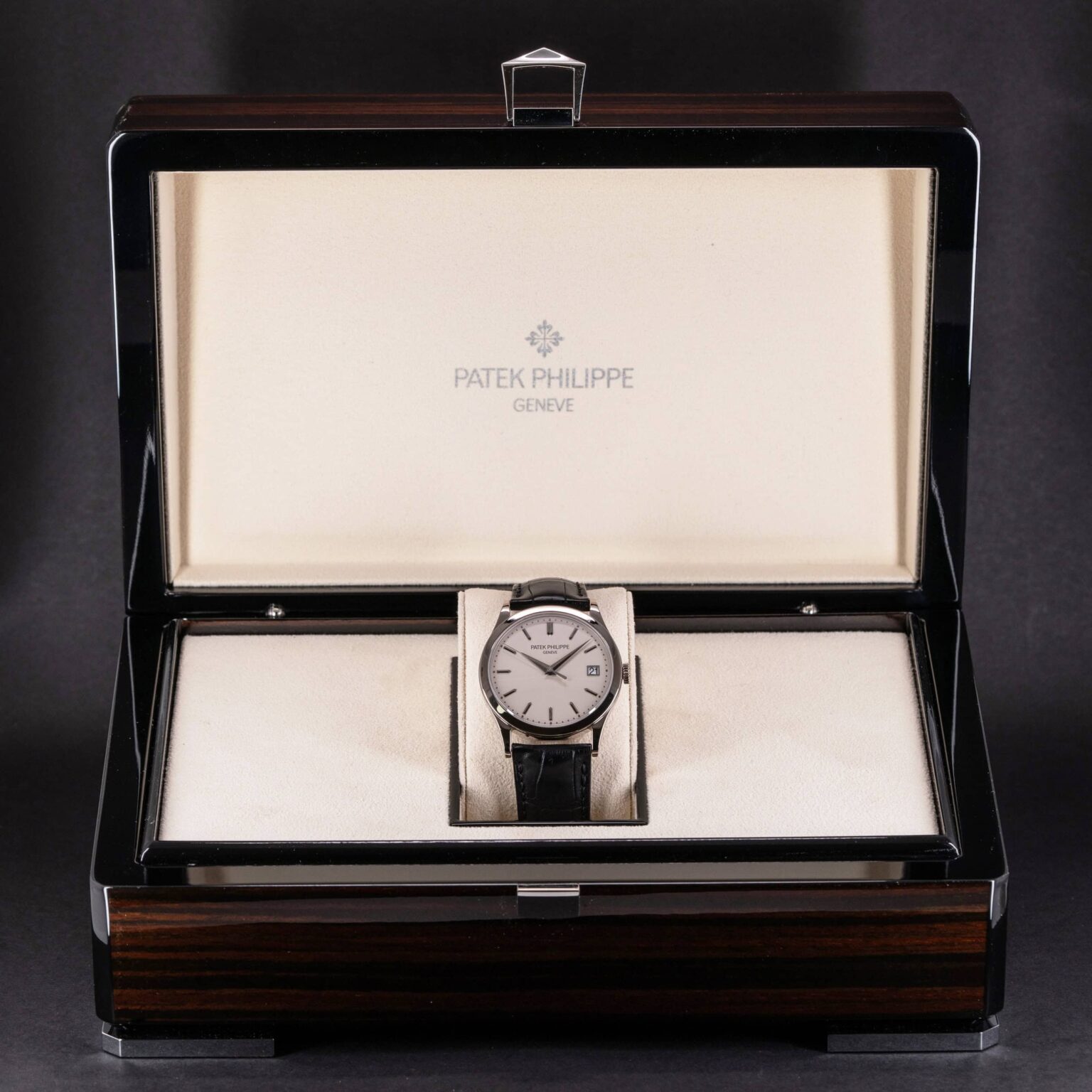 Patek-Philippe-Calatrava-5296G-2012-2