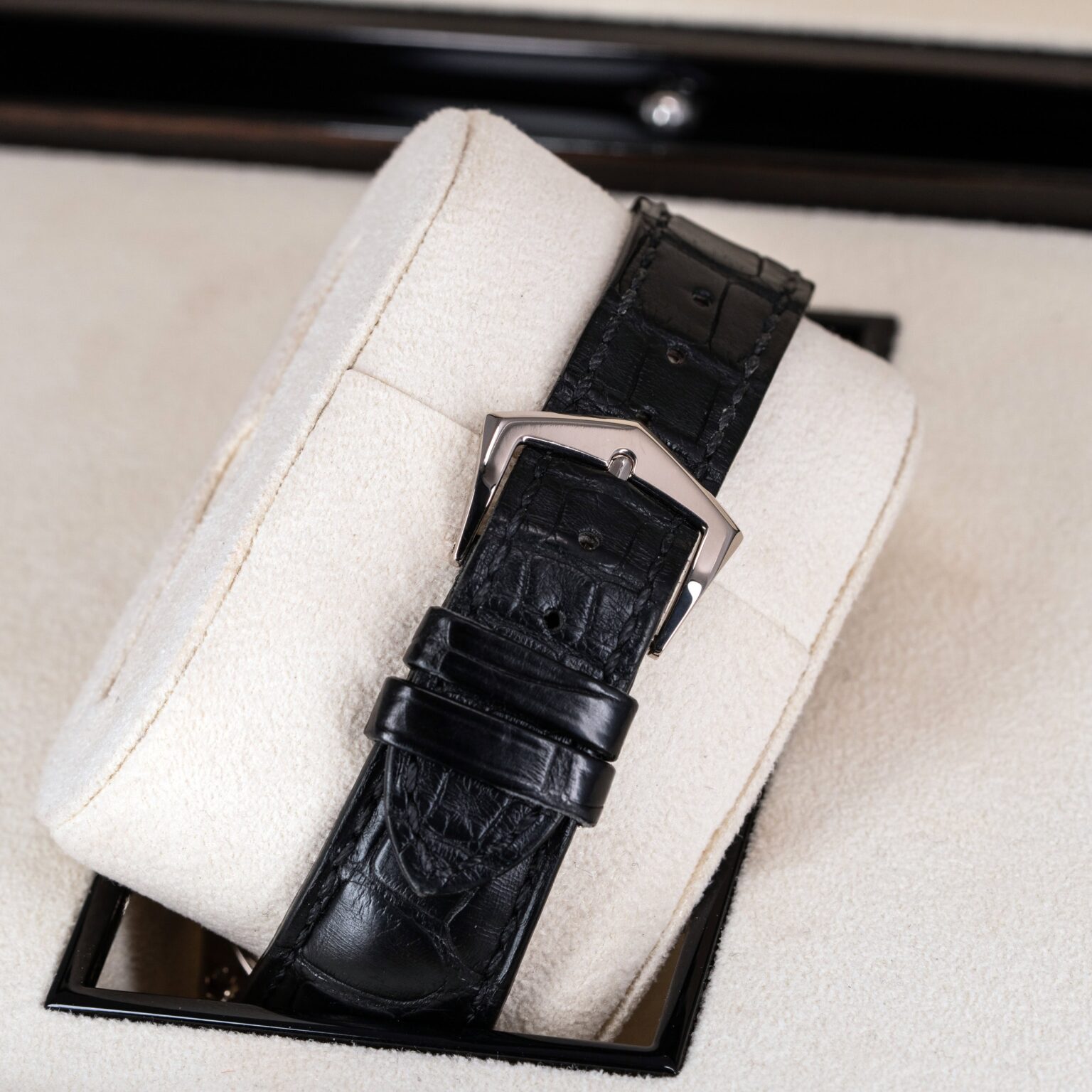Patek-Philippe-Calatrava-5296G-2012-4