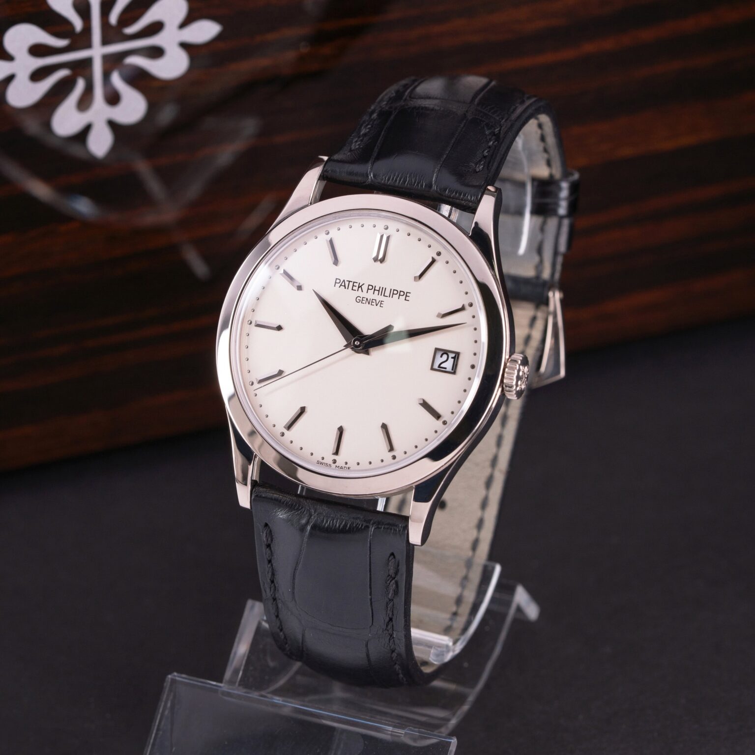 Patek-Philippe-Calatrava-5296G-2012-8