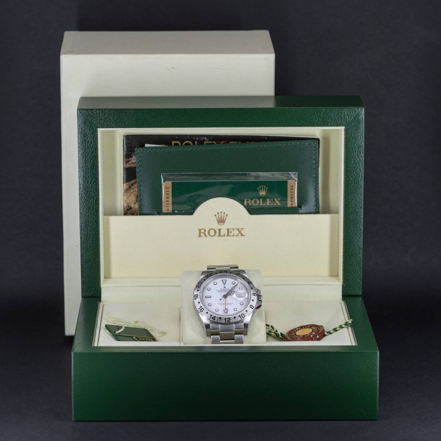 Rolex-Explorer-II-16570-2011