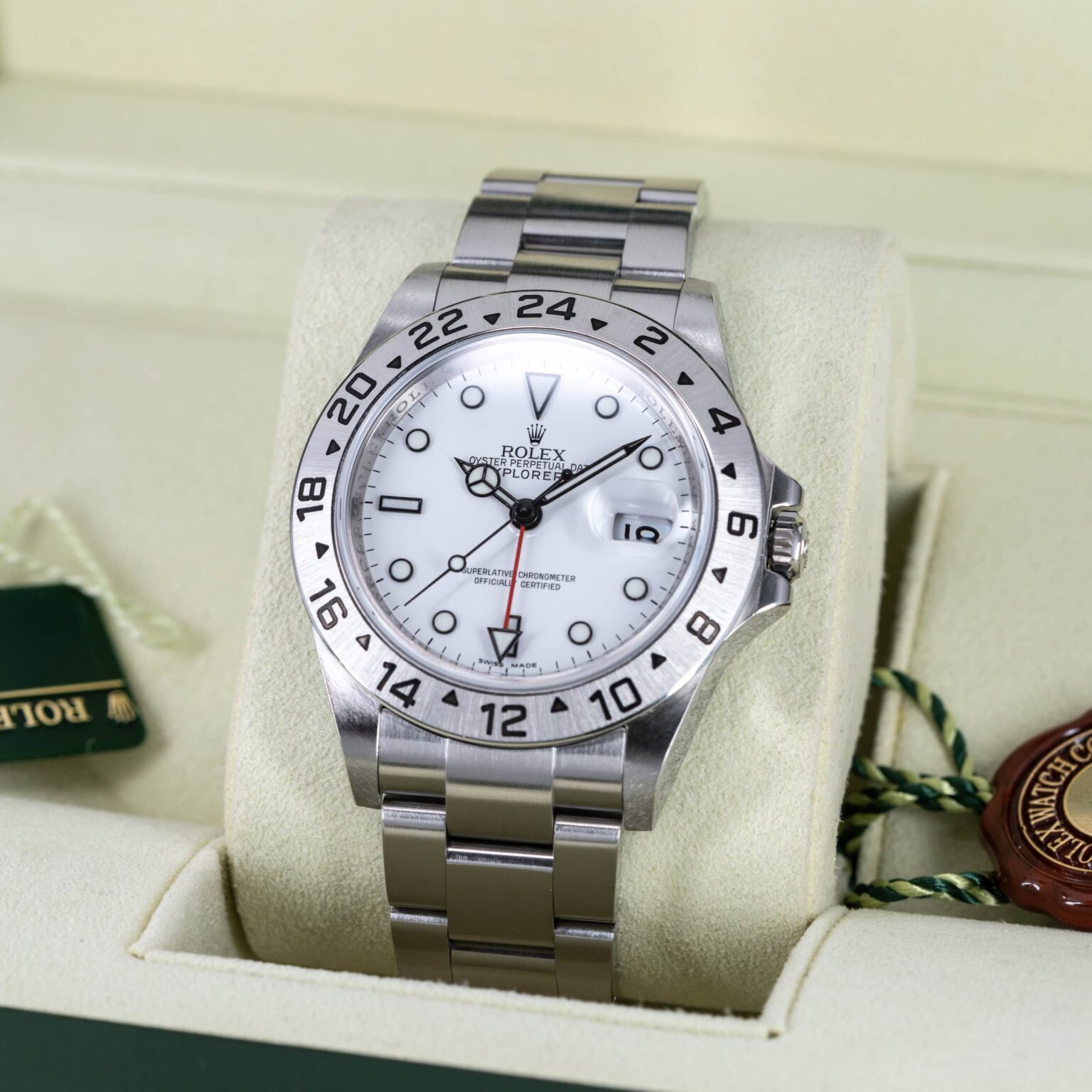 Rolex-Explorer-II-16570-2011-2