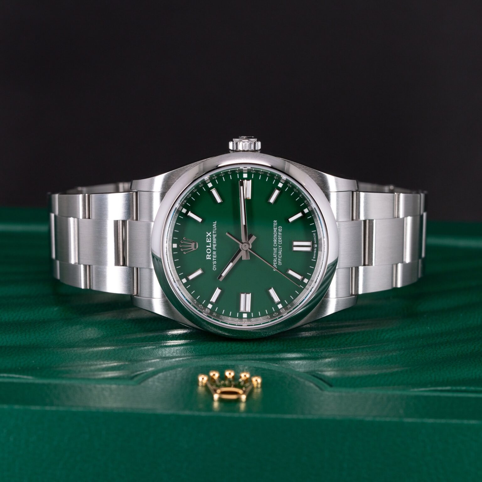 Rolex-Oyster-Perpetual-126000-2024-3