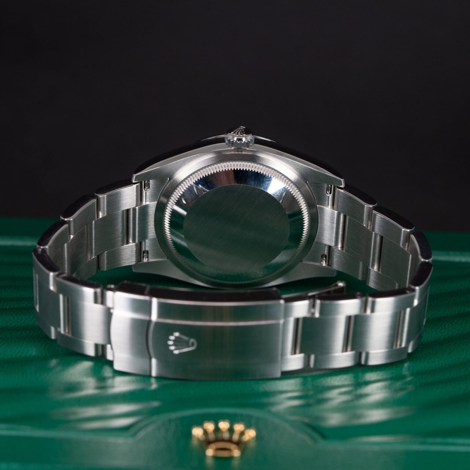 Rolex-Oyster-Perpetual-126000-2024-4