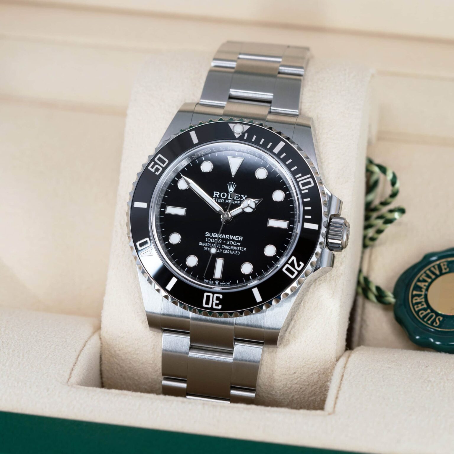 Rolex-Submariner-124060-2024-2-1