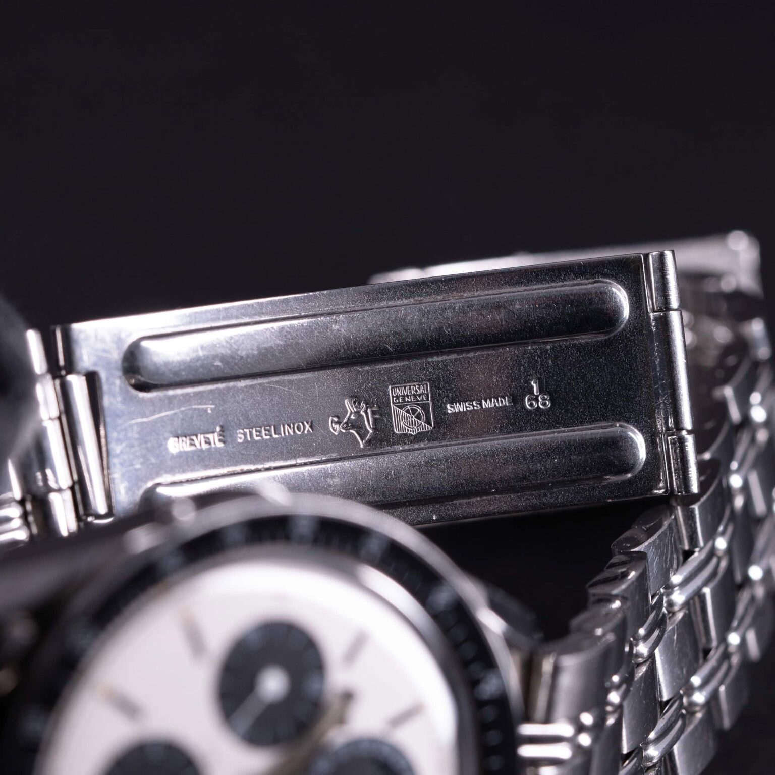 Universal-Geneve-Tri-Compax-881101-01-Clapton-2