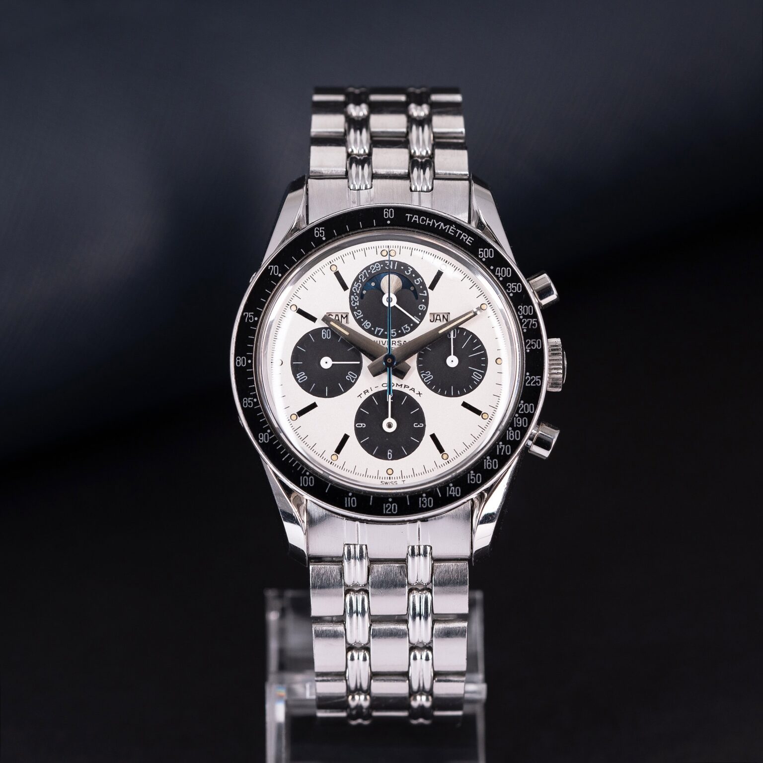 Universal-Geneve-Tri-Compax-881101-01-Clapton-5