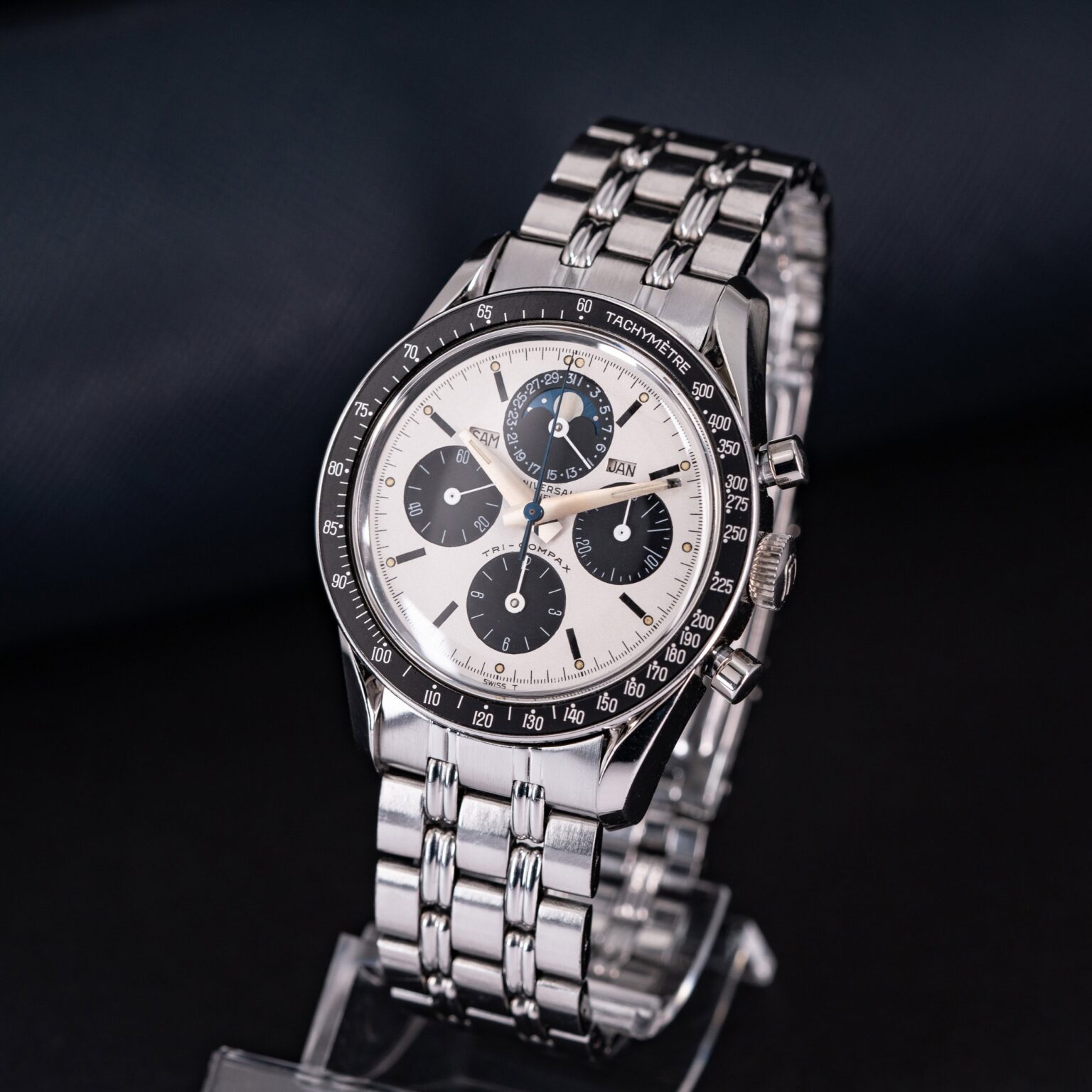 Universal-Geneve-Tri-Compax-881101-01-Clapton-6