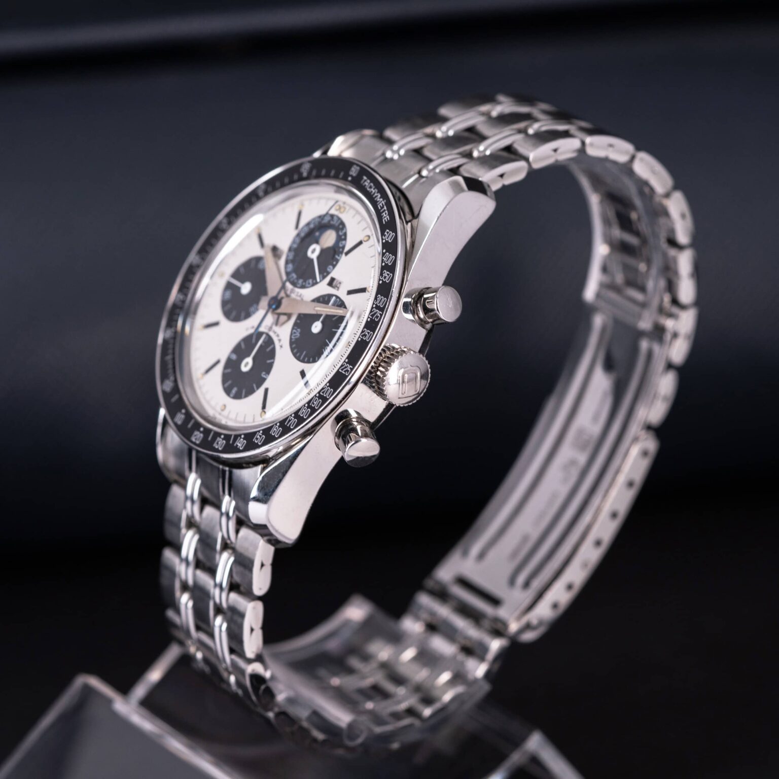 Universal-Geneve-Tri-Compax-881101-01-Clapton-7