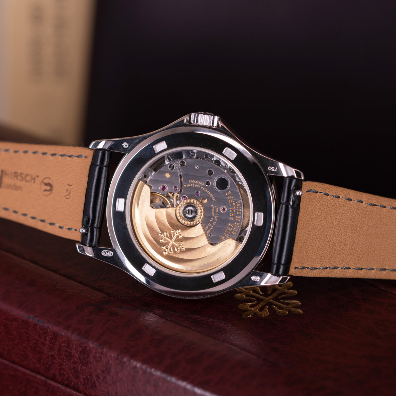 A classic 18k Patek Philippe Calatrava wristwatch ref. 5107G from 2006.