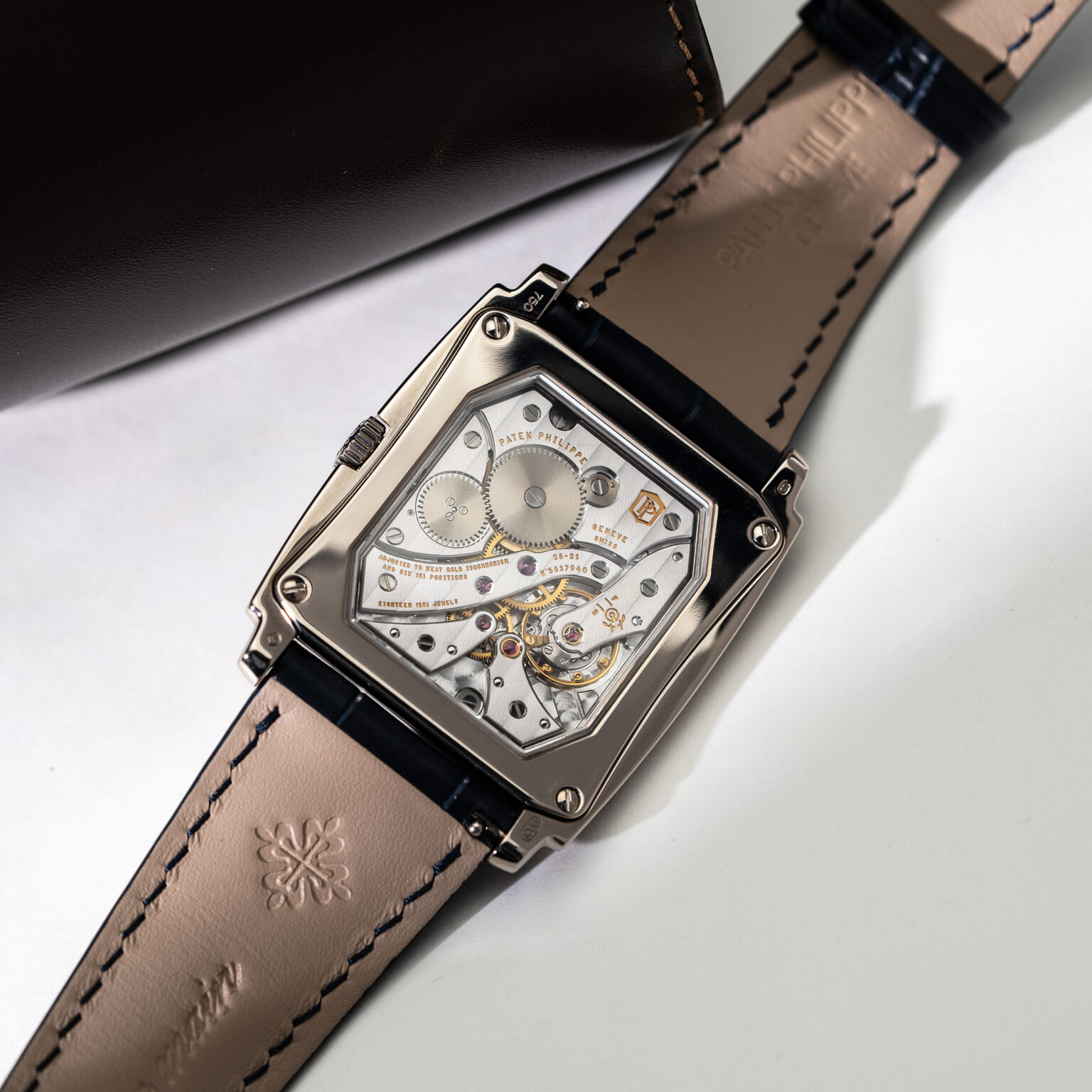 18k Patek Philippe Gondolo 5124G-011