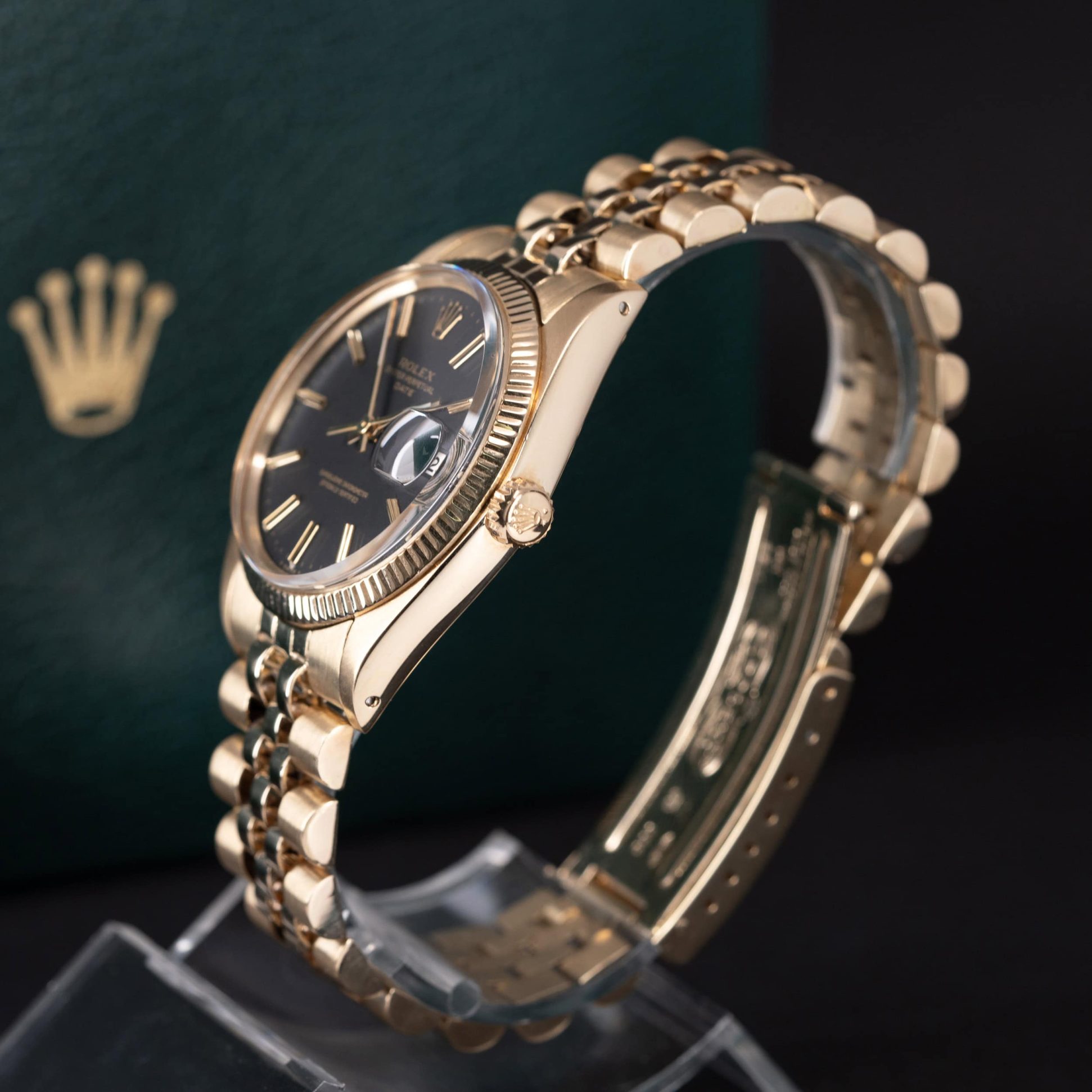 14k-Rolex-Oyster-Perpetual-Date-1500-3