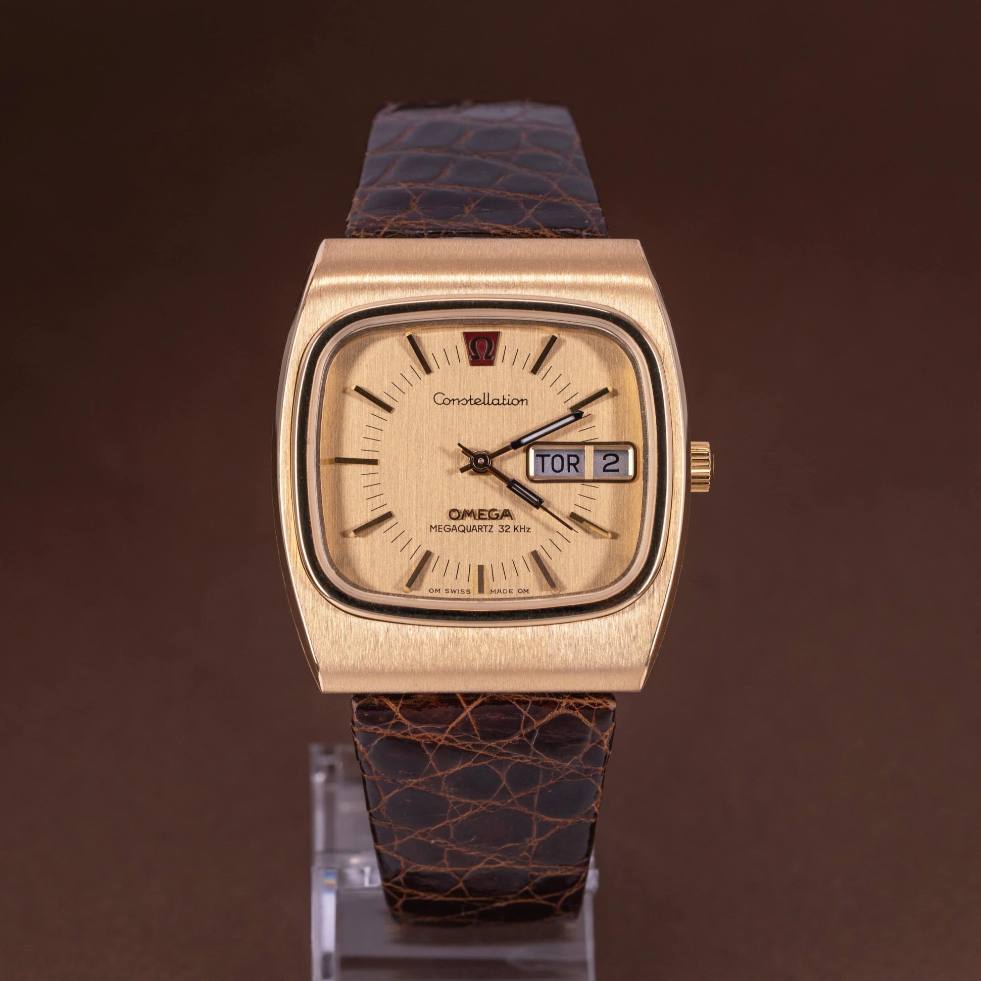 18k-Omega-Constellation-Megaquartz-1975-5-2