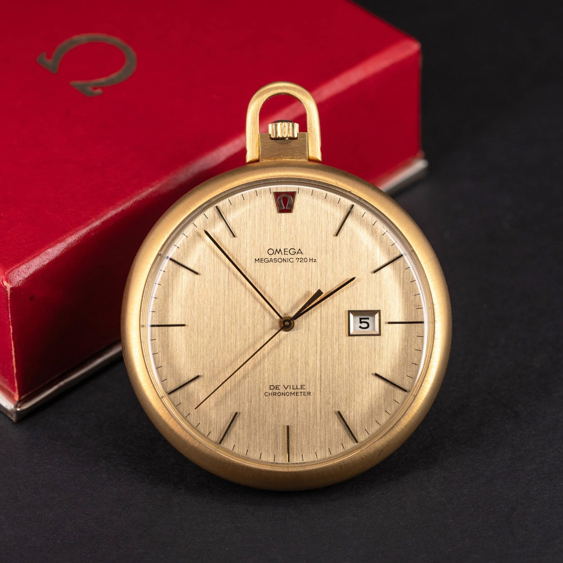 18k-Omega-F720-taskukello-1972