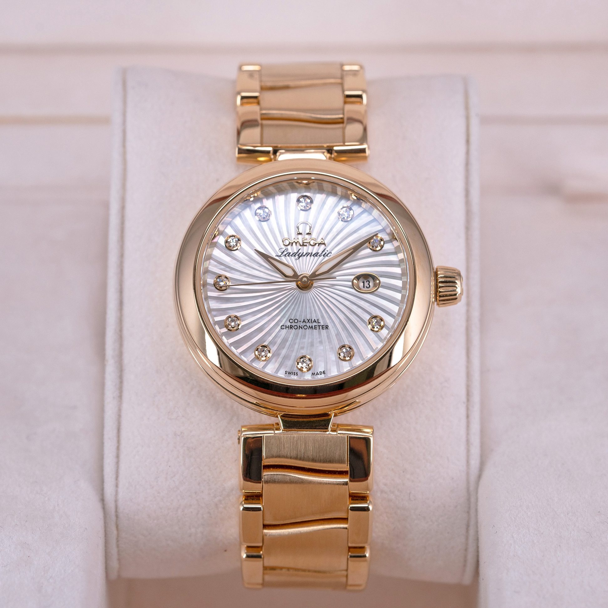 18k-Omega-Ladymatic-Co-Axial-2.jpg
