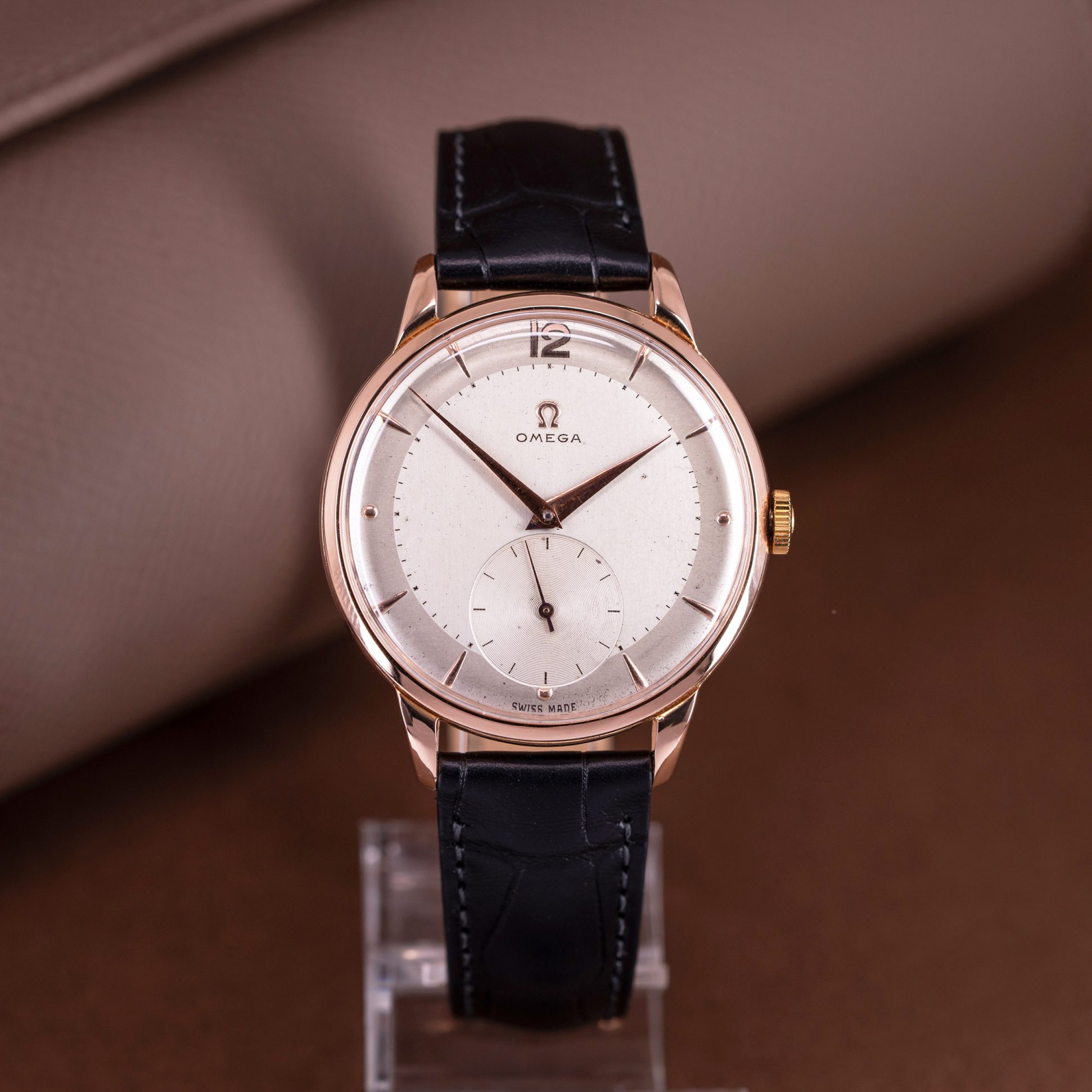 18k Omega Trésor Jumbo, ref. OT2687 from 1954.