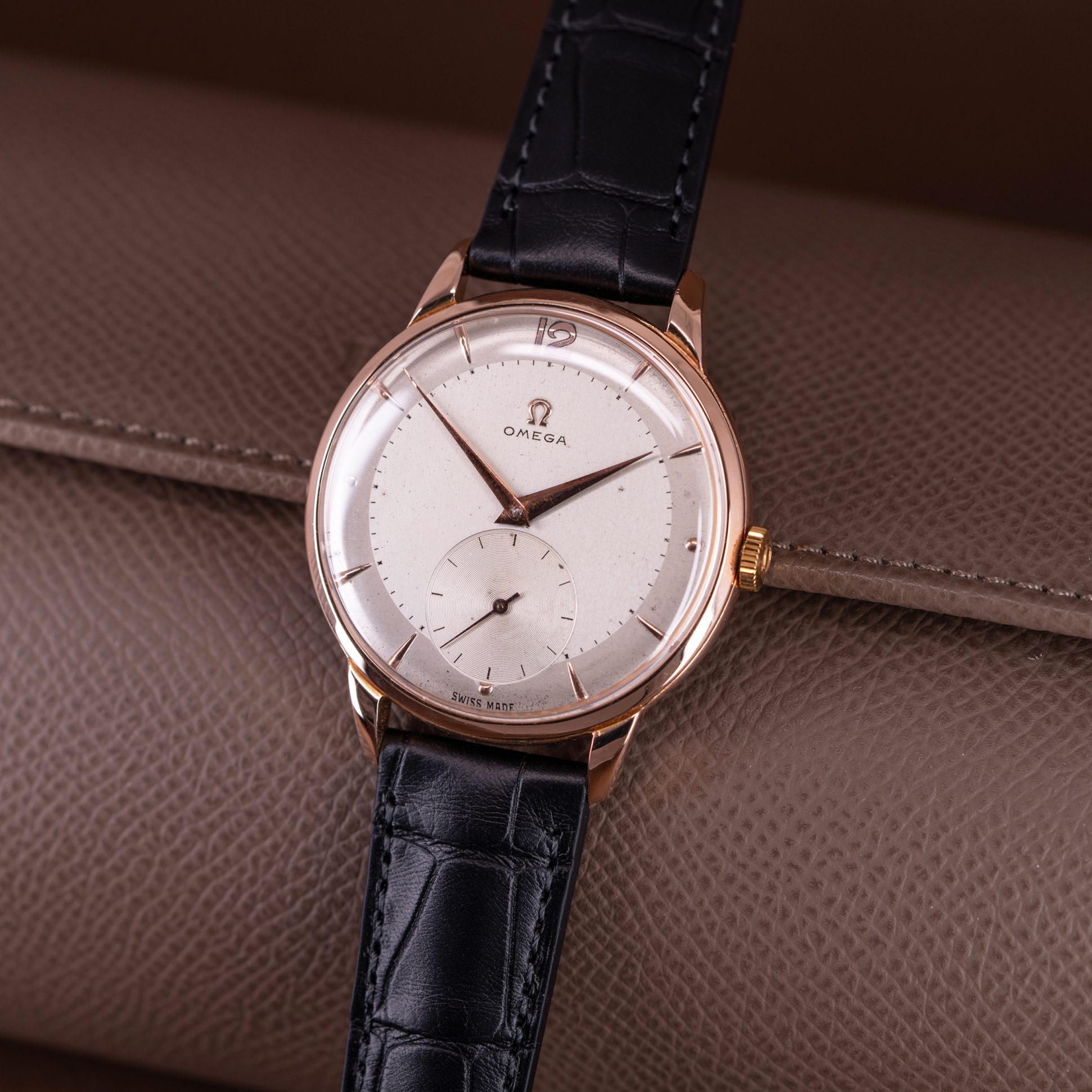 18k Omega Trésor Jumbo, ref. OT2687 from 1954.
