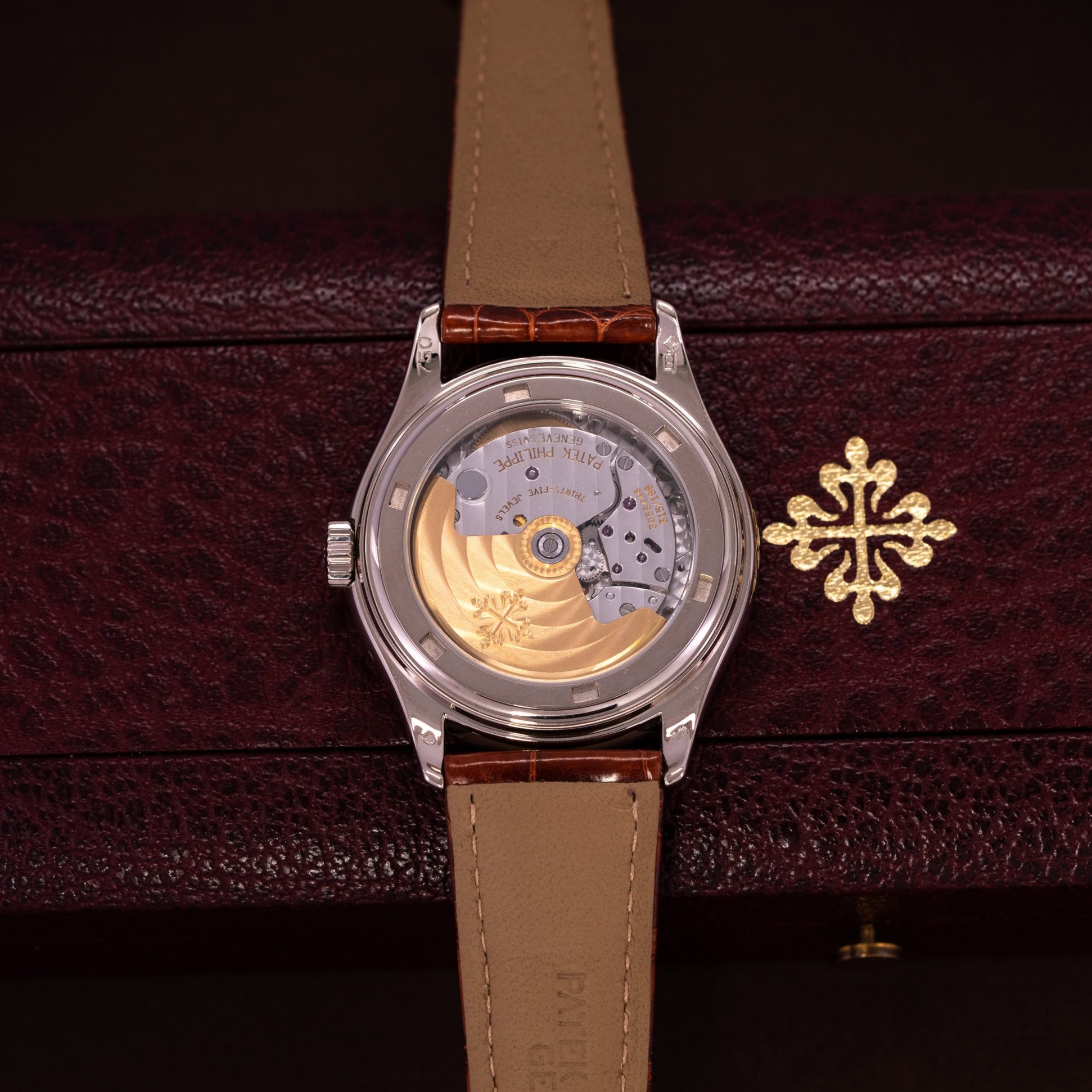 18k-Patek-Philippe-Annual-Calender-5035G-2