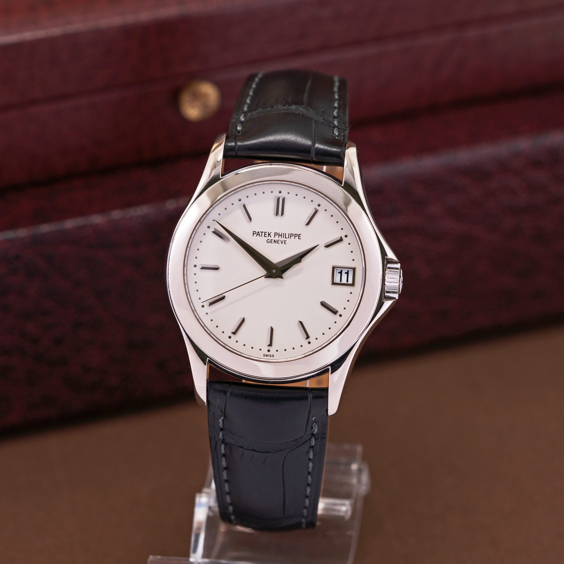 A classic 18k Patek Philippe Calatrava wristwatch ref. 5107G from 2006.