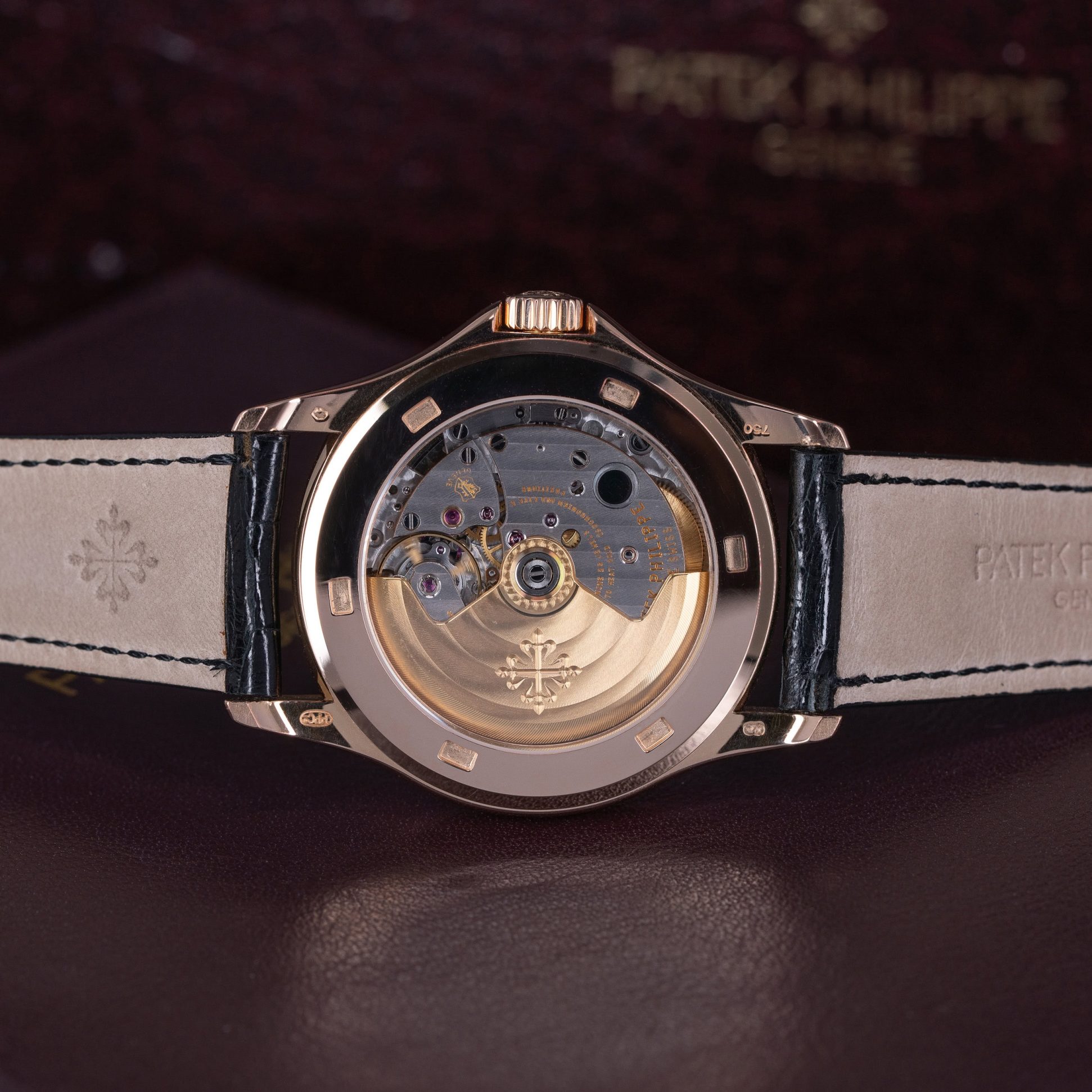 18k-Patek-Philippe-Calatrava-5127R-2007-4