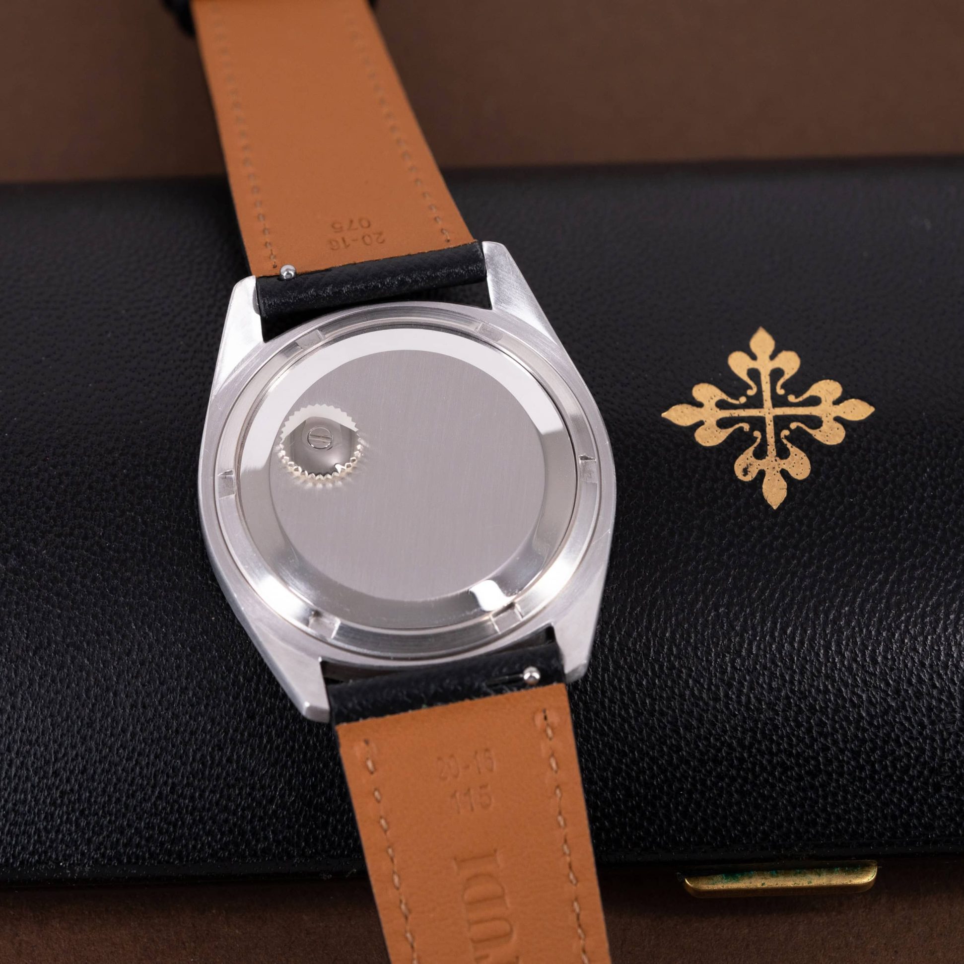 18k-Patek-Philippe-Golden-Ellips-3585-4