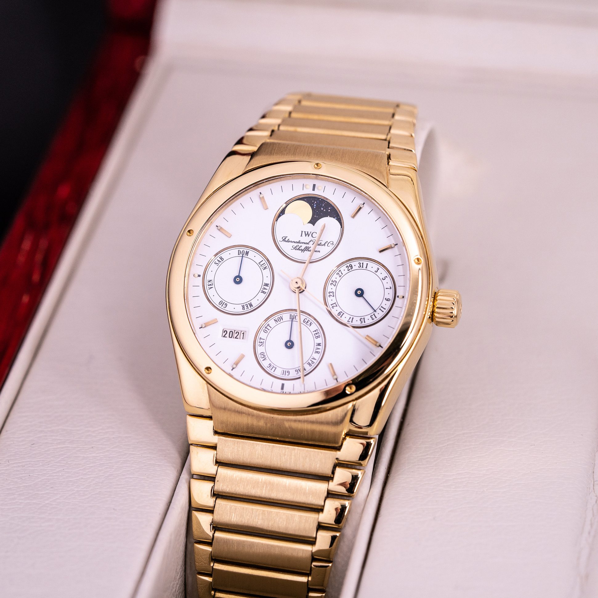 18k_IWC-Ingenieur_Perpetual_Moon_1991-3.jpg