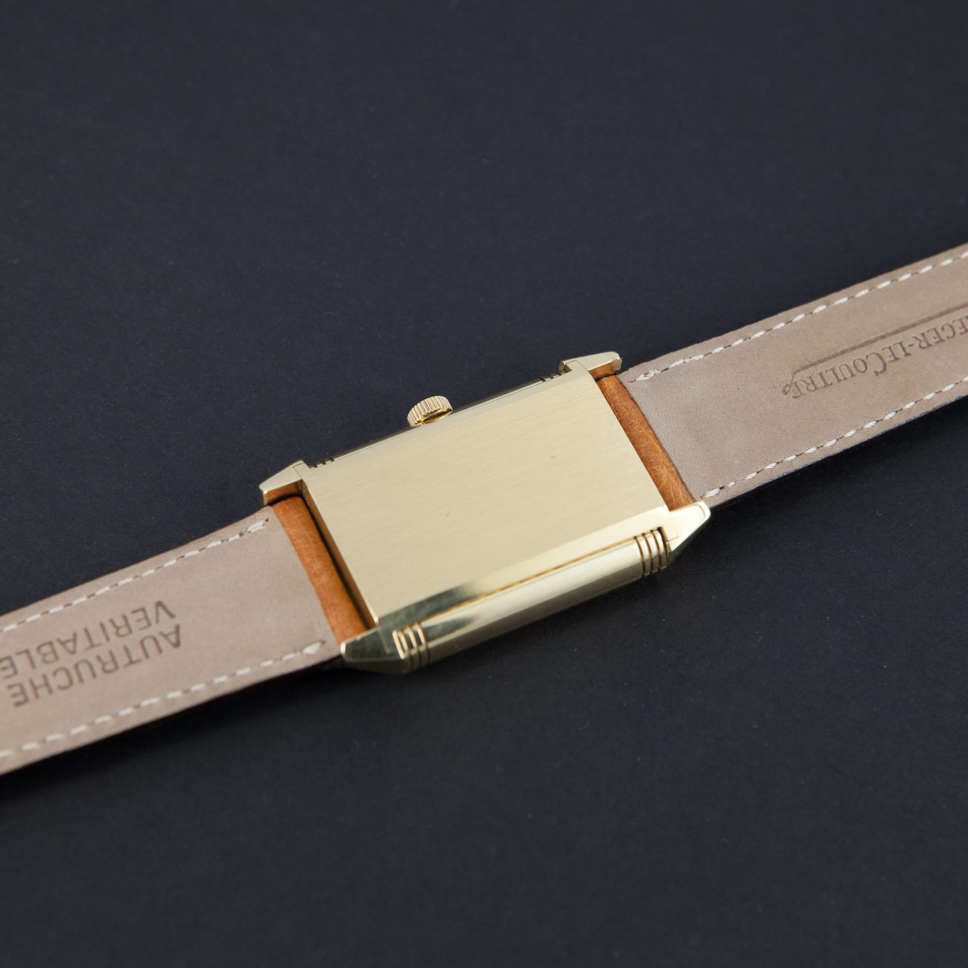 18k_JLC_Reverso_Classique-3.jpg