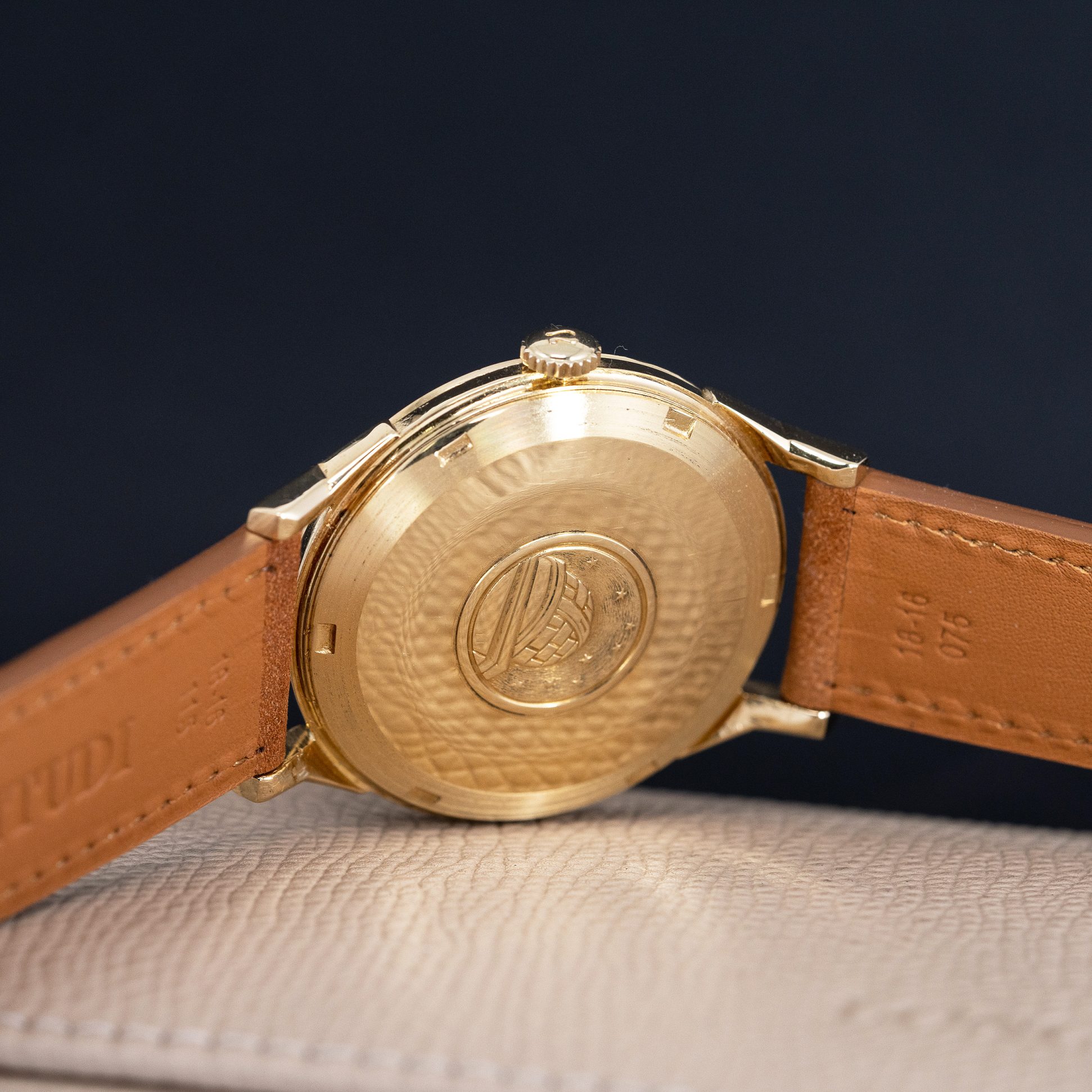 18k_Omega_Constellation_14900_1962-3.jpg
