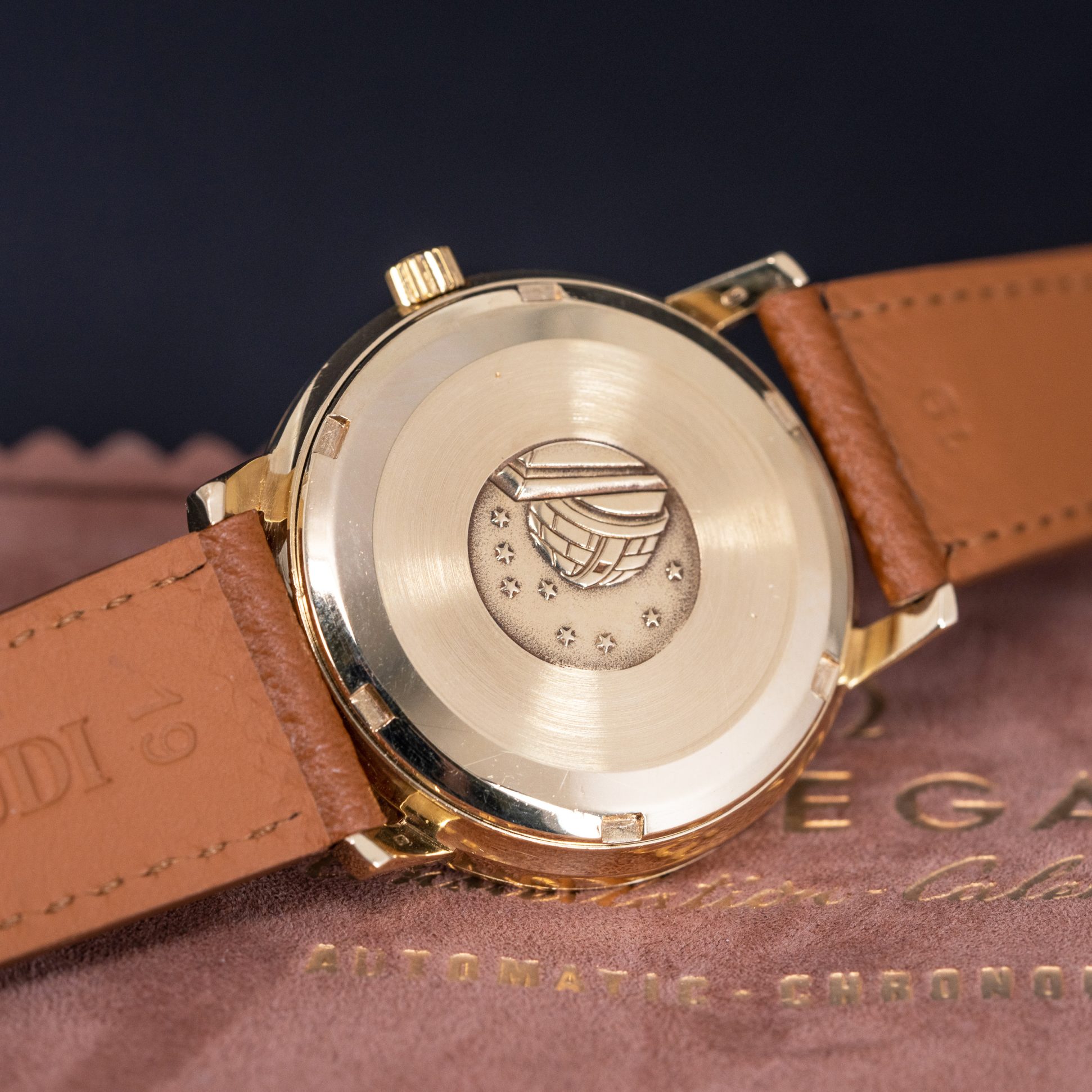 18k_Omega_Constellation_Day-Date_1969-8.jpg
