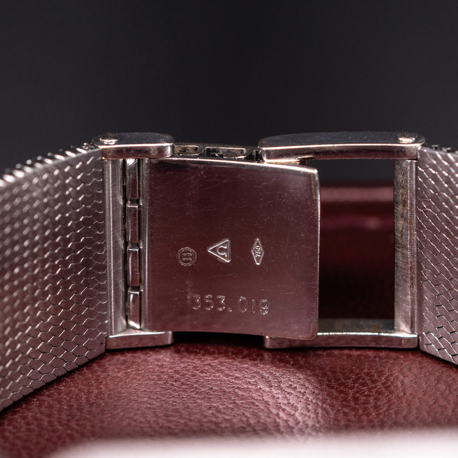 18k_Omega_Constellation_Emeraude-Grima_1973-7.jpg