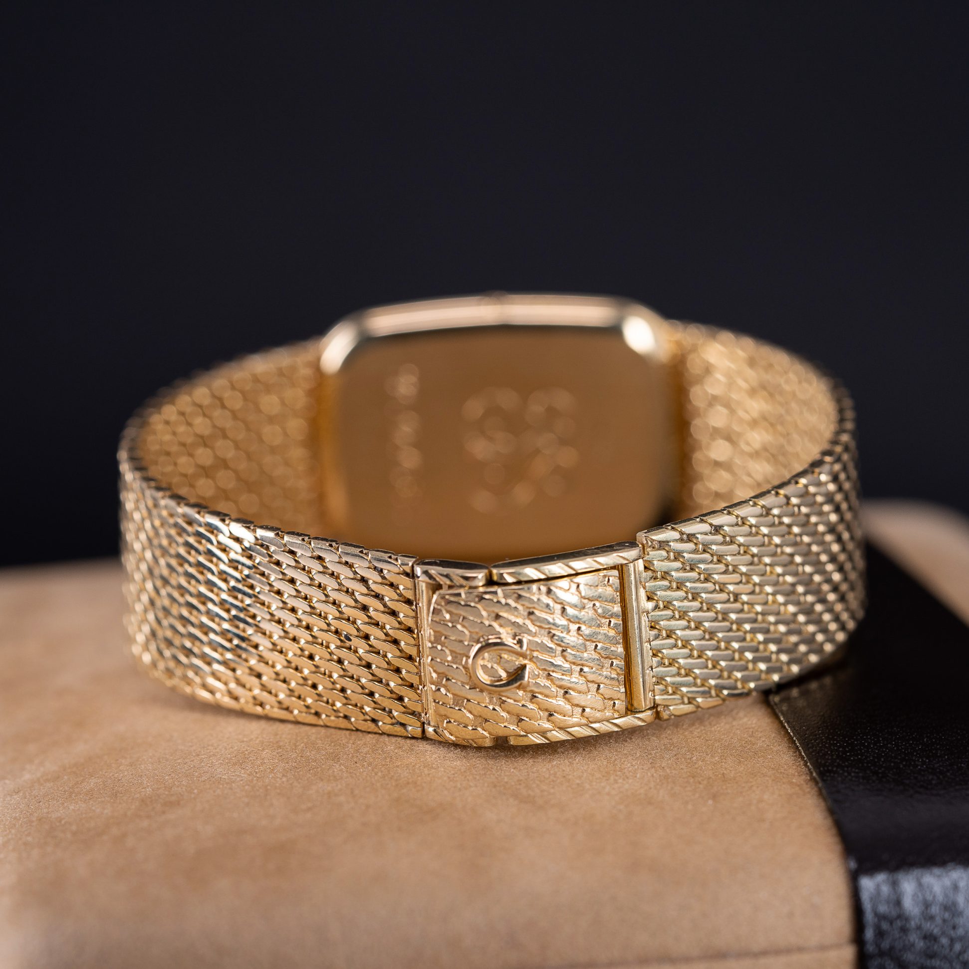 18k_Omega_De-Ville_1980-6.jpg