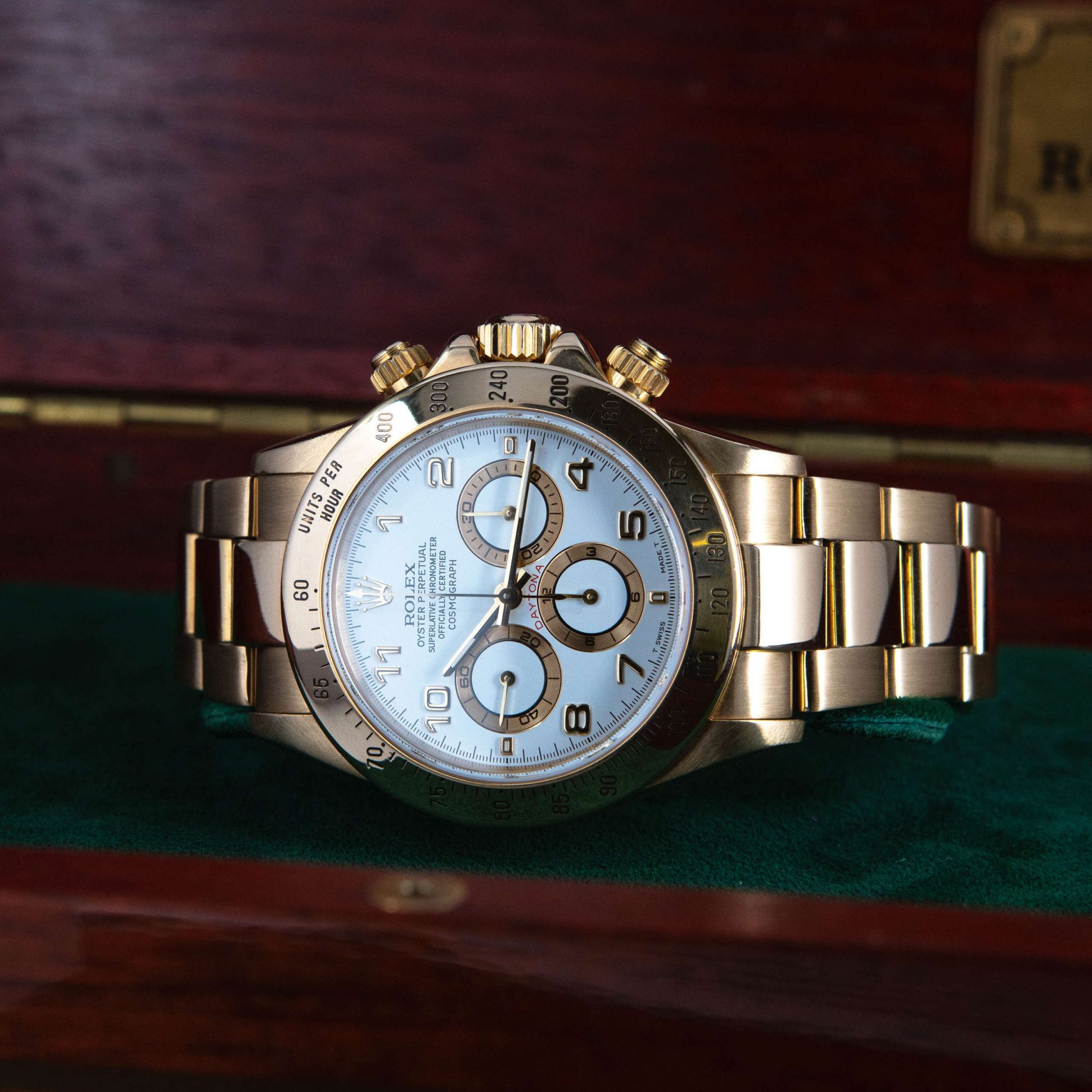 18k_Rolex_Daytona_16528-3-scaled-1.jpg