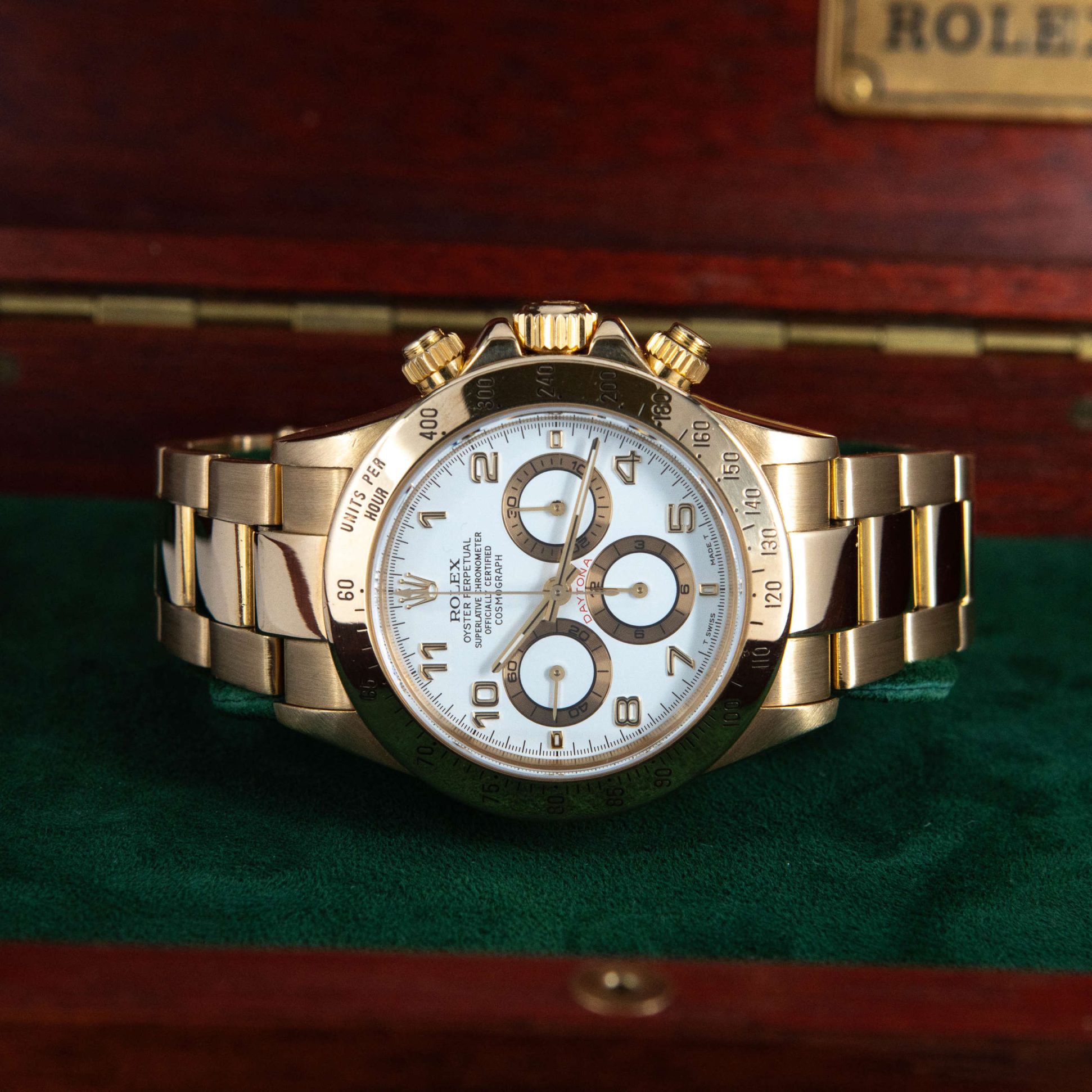 18k_Rolex_Daytona_16528-4-scaled-1.jpg