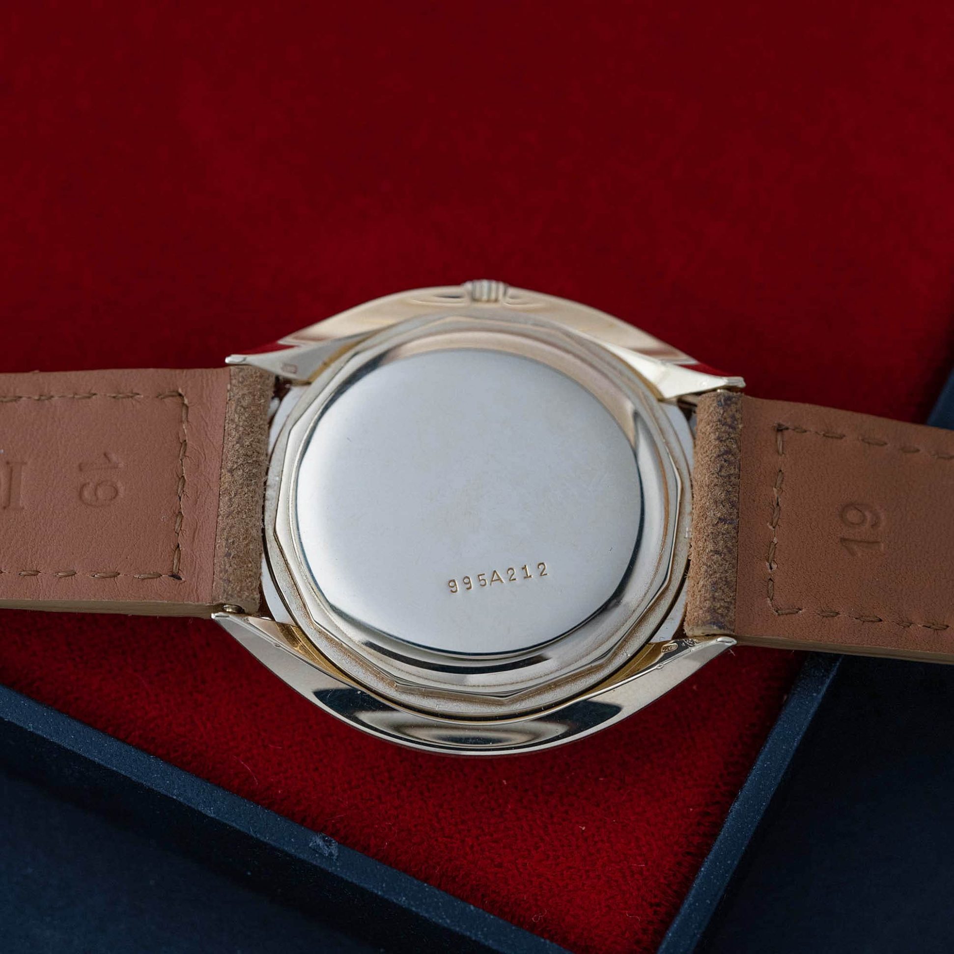 18k_Zenith_Captain_De-Luxe_La-Tortua-3.jpg