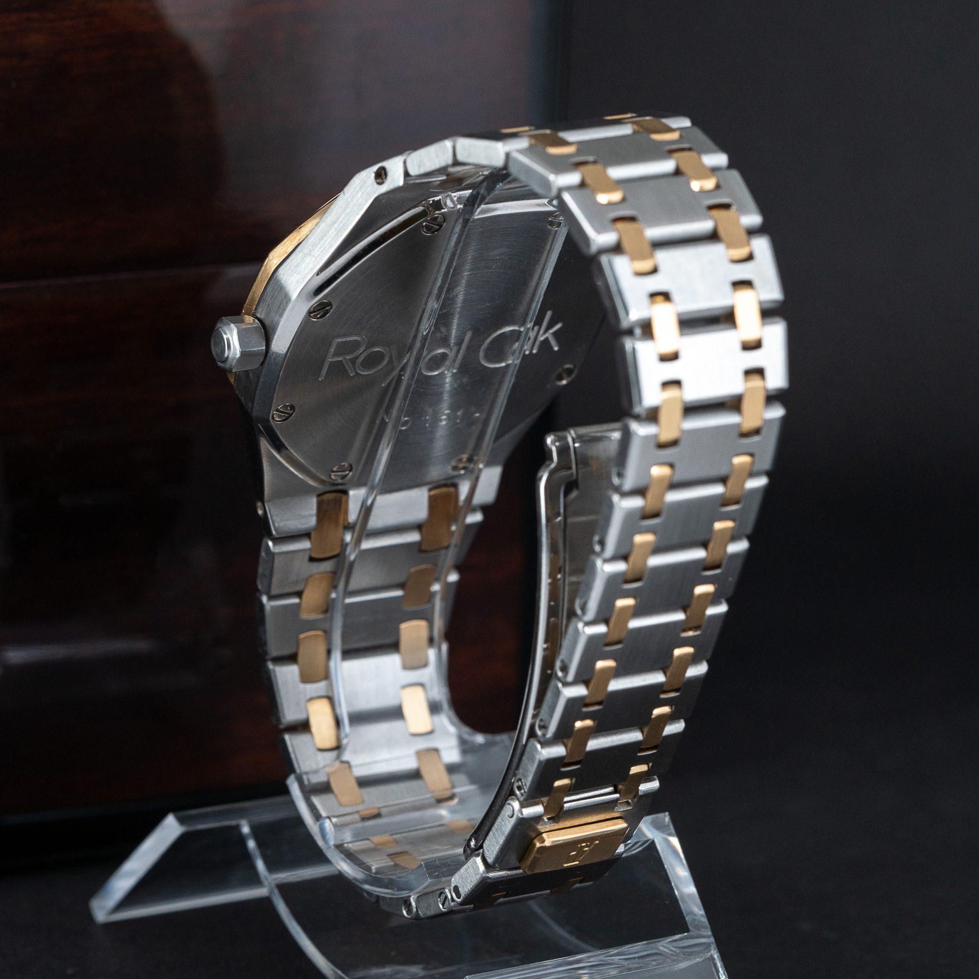 Audemars-Piguet_Royal-Oak_14700SA-11.jpg