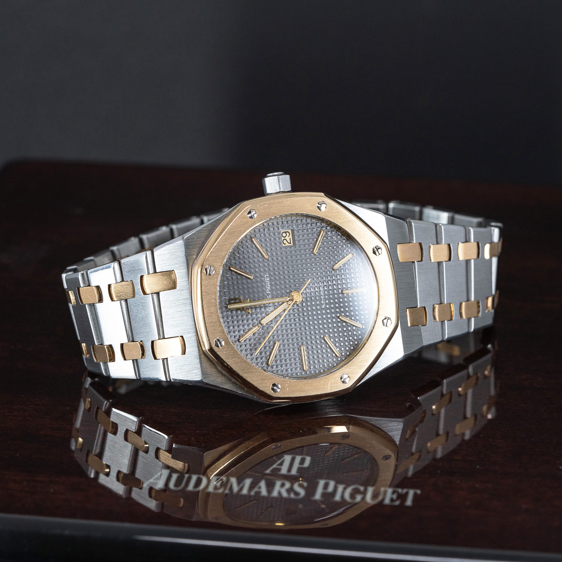 Audemars-Piguet_Royal-Oak_14700SA-4.jpg