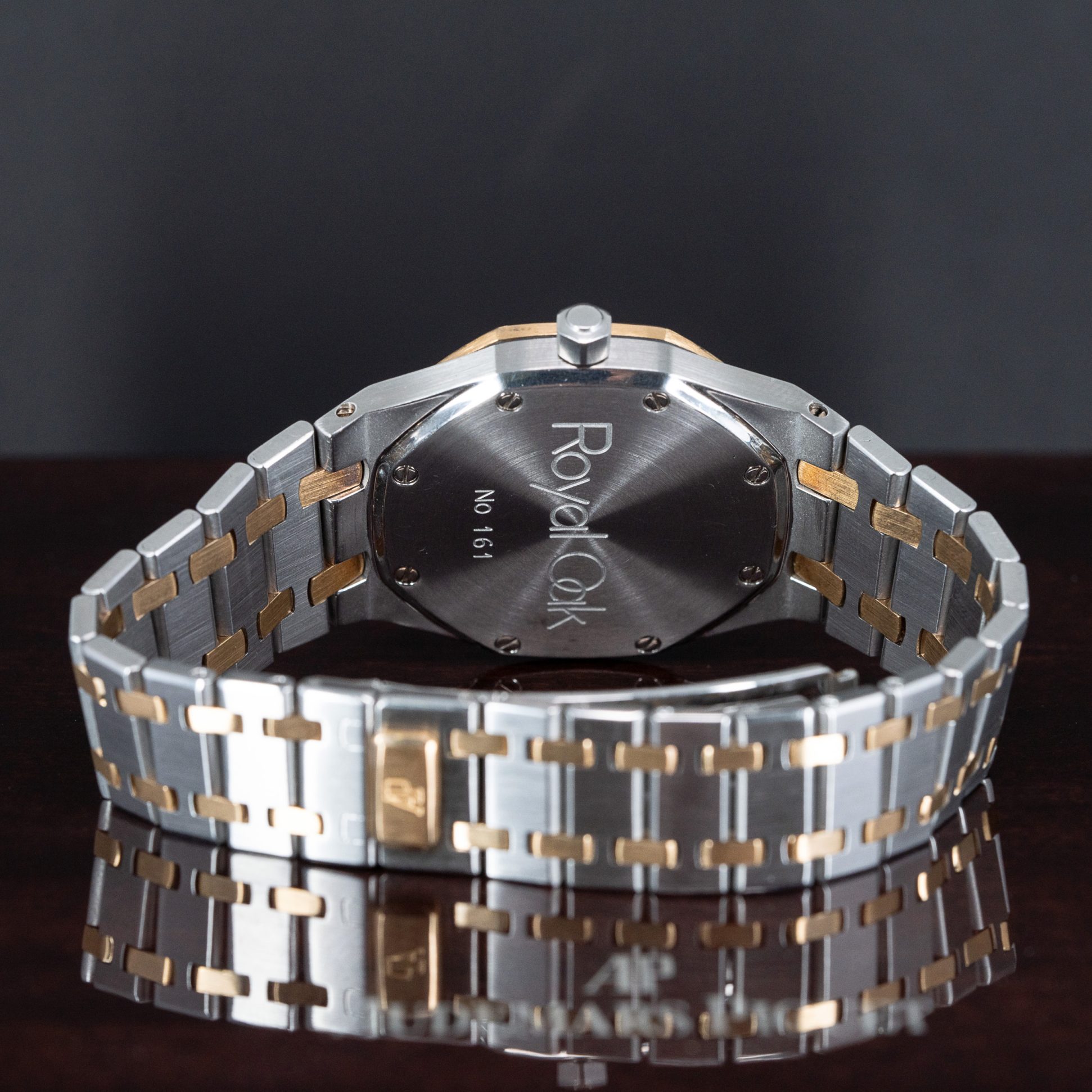 Audemars-Piguet_Royal-Oak_14700SA-5.jpg