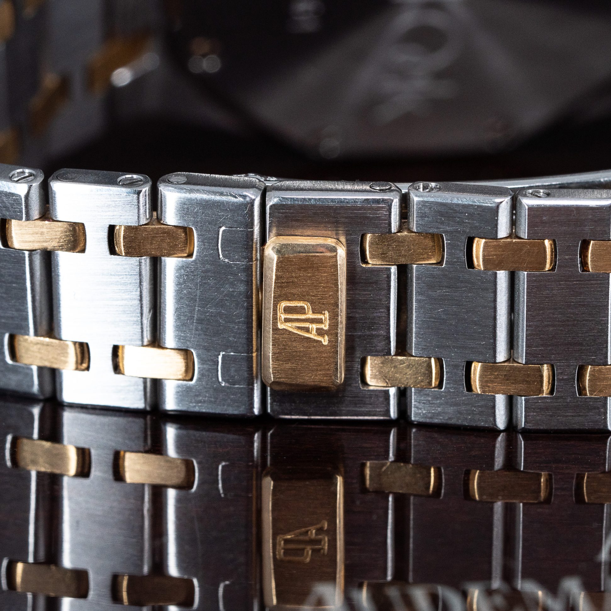 Audemars-Piguet_Royal-Oak_14700SA-6.jpg