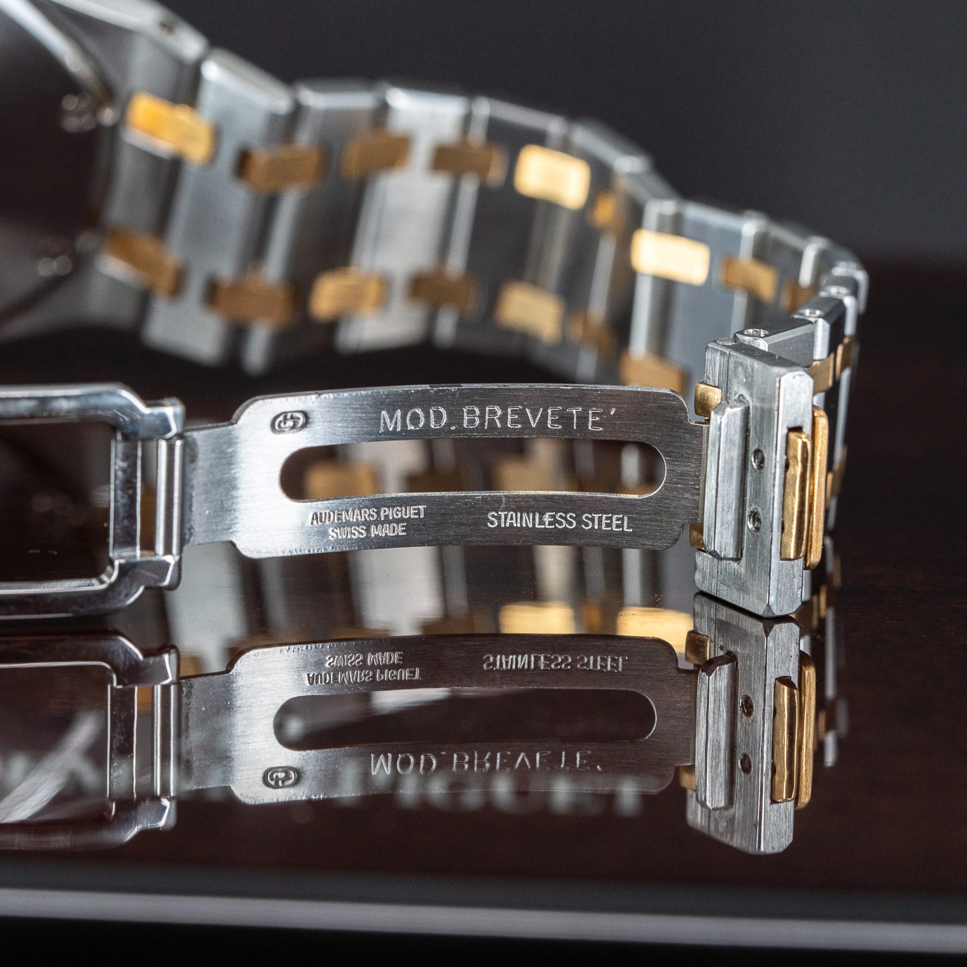 Audemars-Piguet_Royal-Oak_14700SA-7.jpg