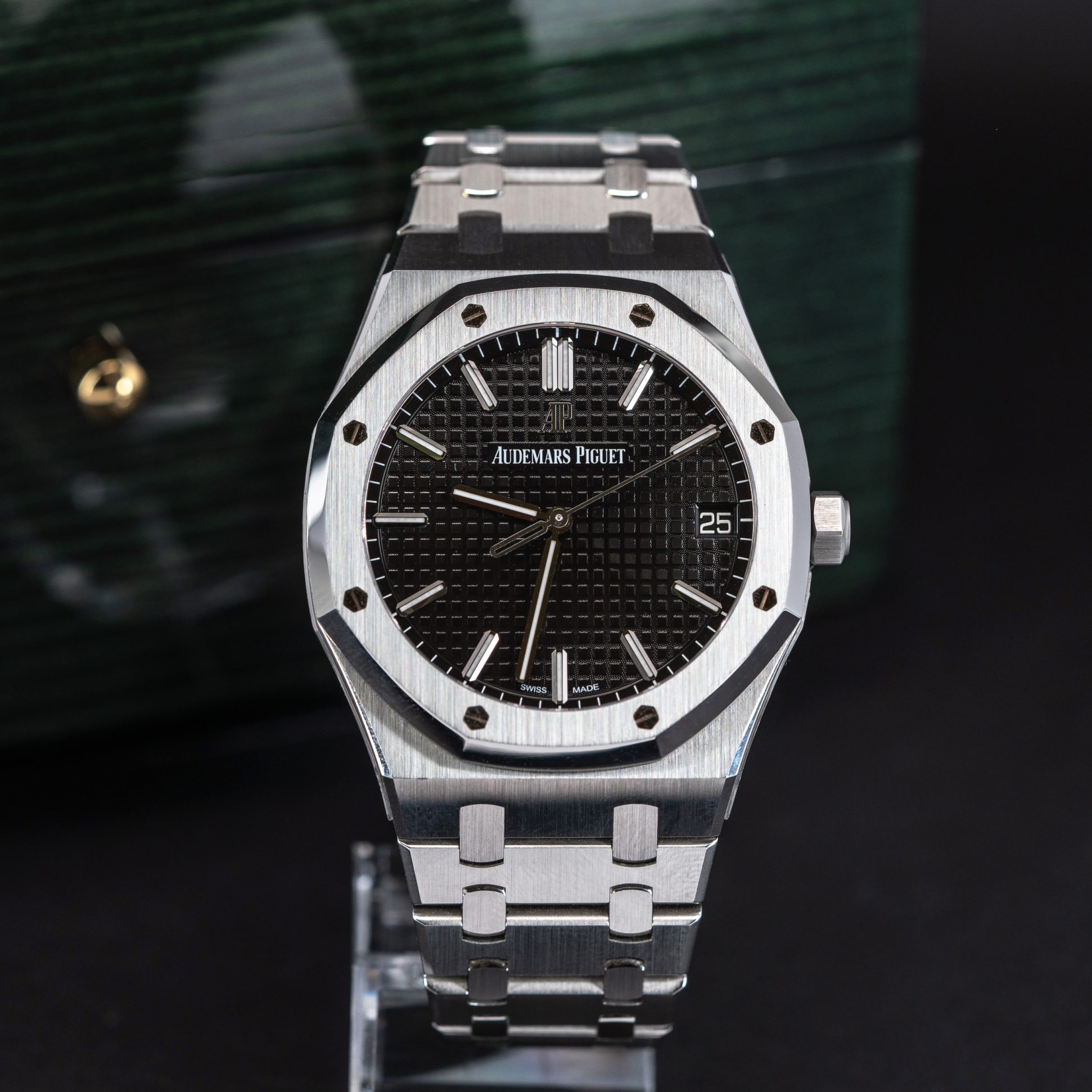 Audemars-Piguet_Royal-Oak_15500ST_2019-7.jpg