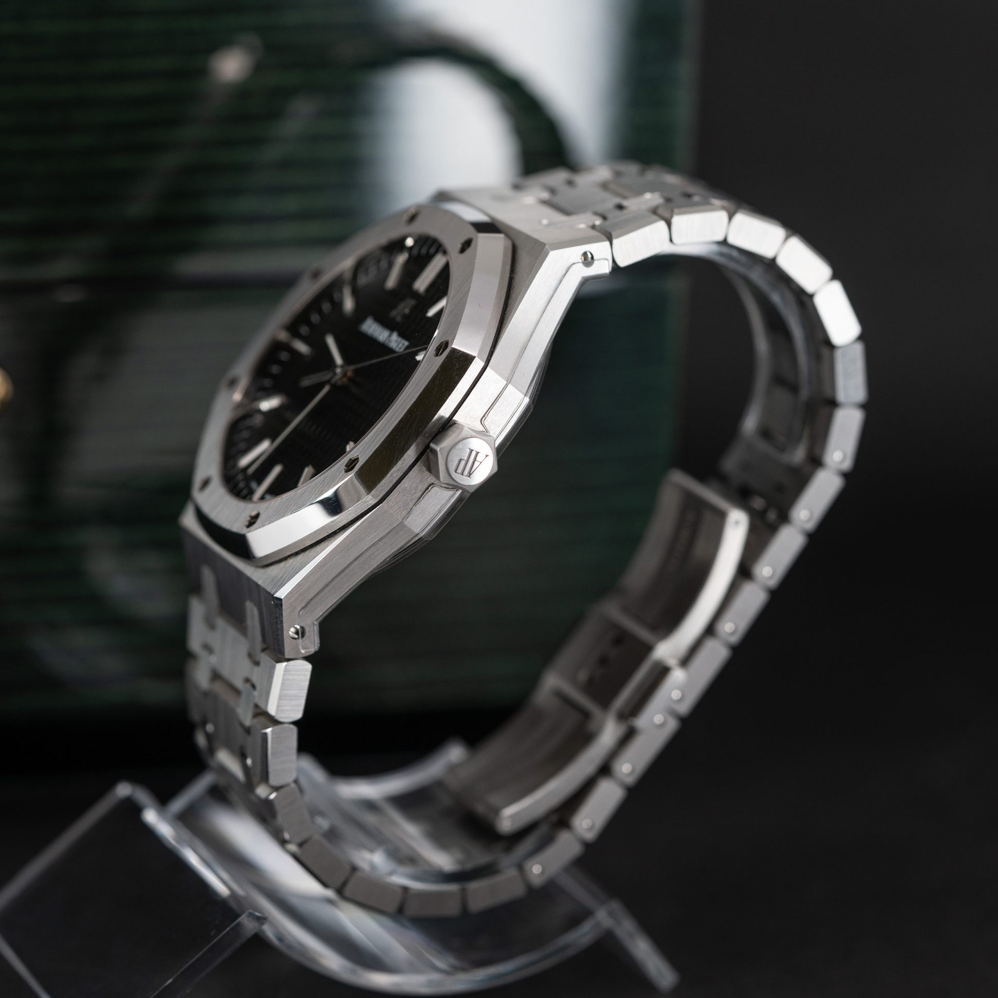Audemars-Piguet_Royal-Oak_15500ST_2019-9.jpg