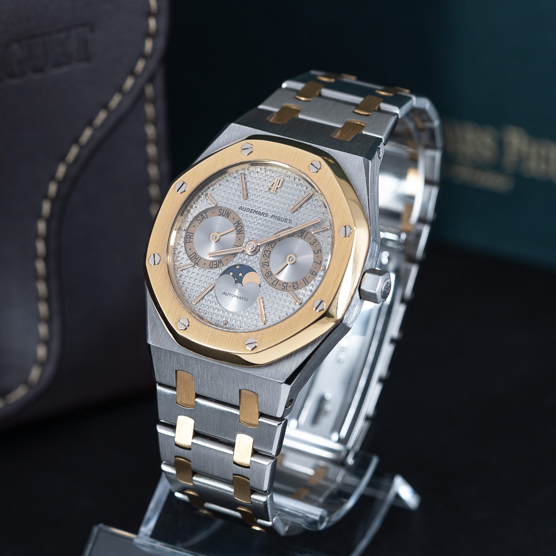 Audemars-Piguet_Royal-Oak_25572SA_1988-3.jpg