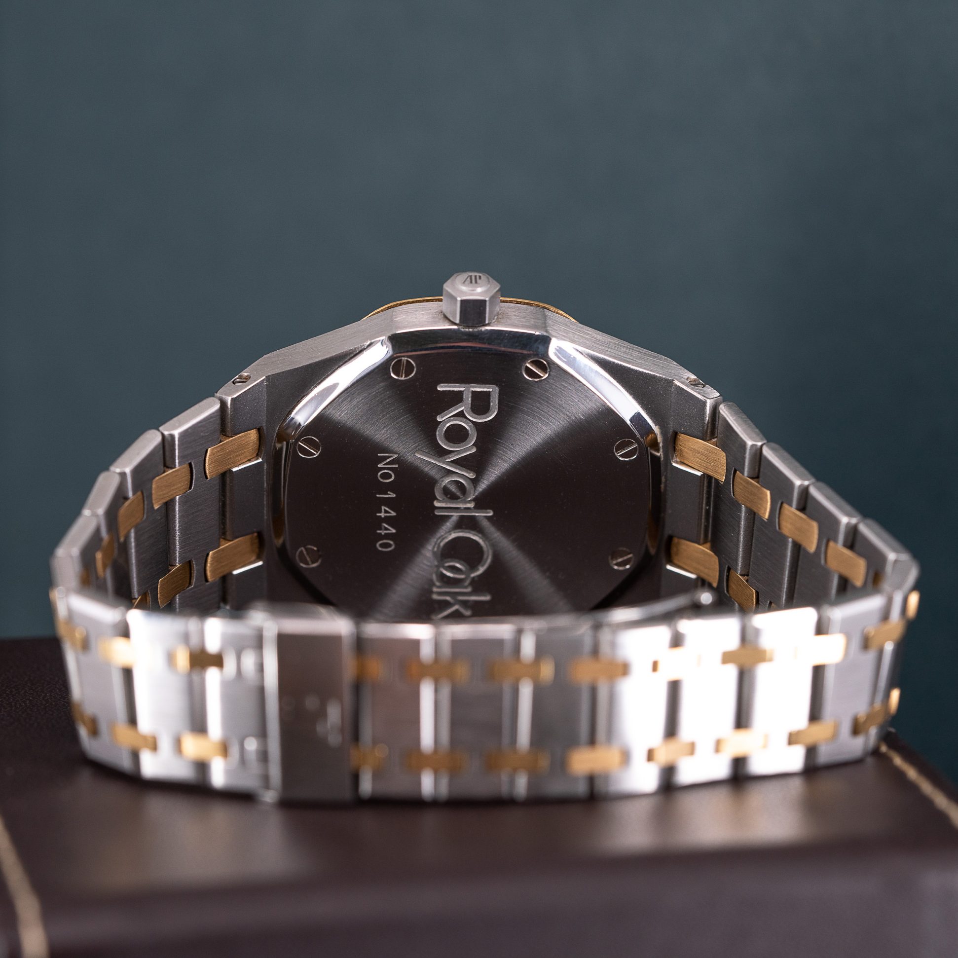 Audemars-Piguet_Royal-Oak_25572SA_1988-7.jpg