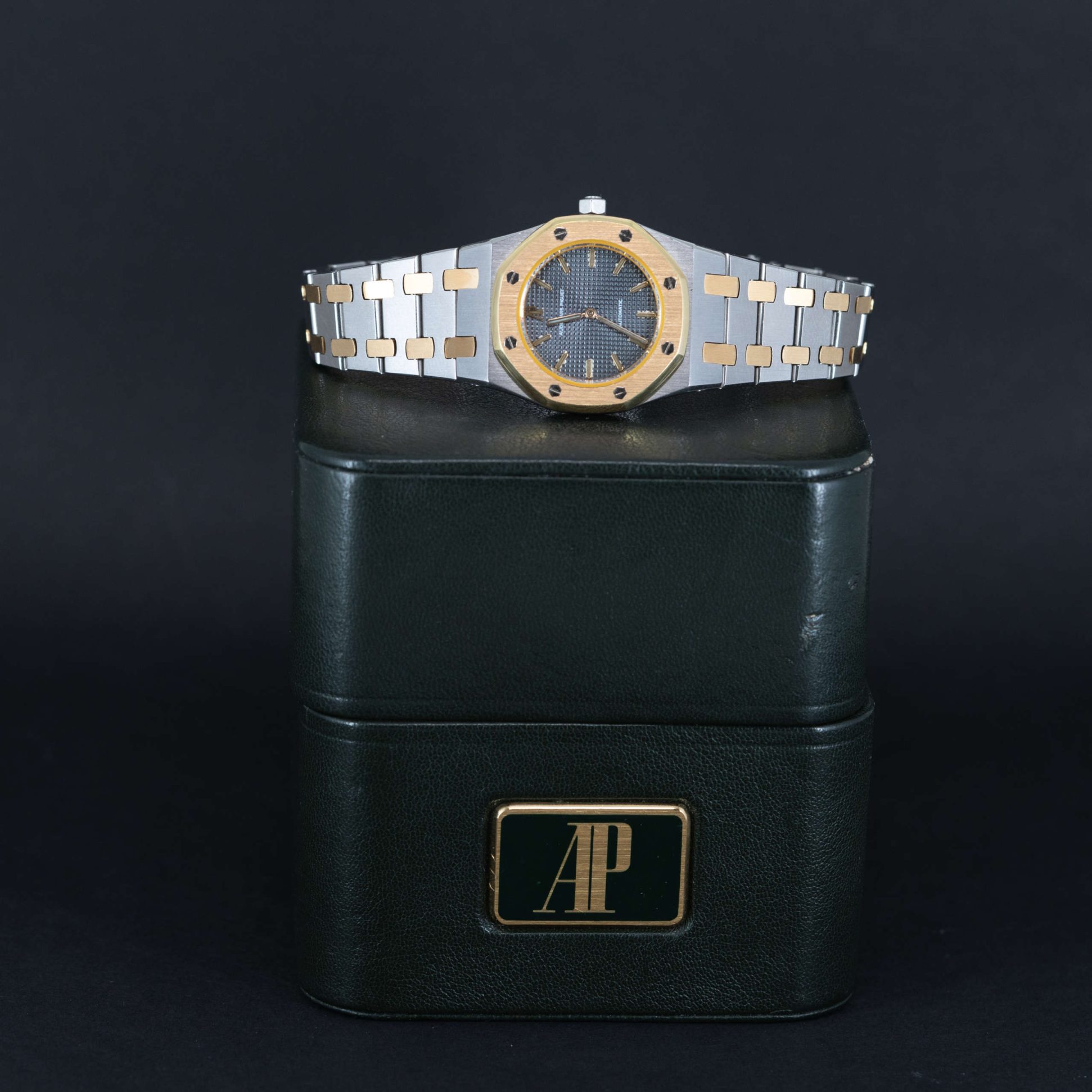 Audemars-Piguet_Royal-Oak_Lady_1977-1-scaled-1.jpg