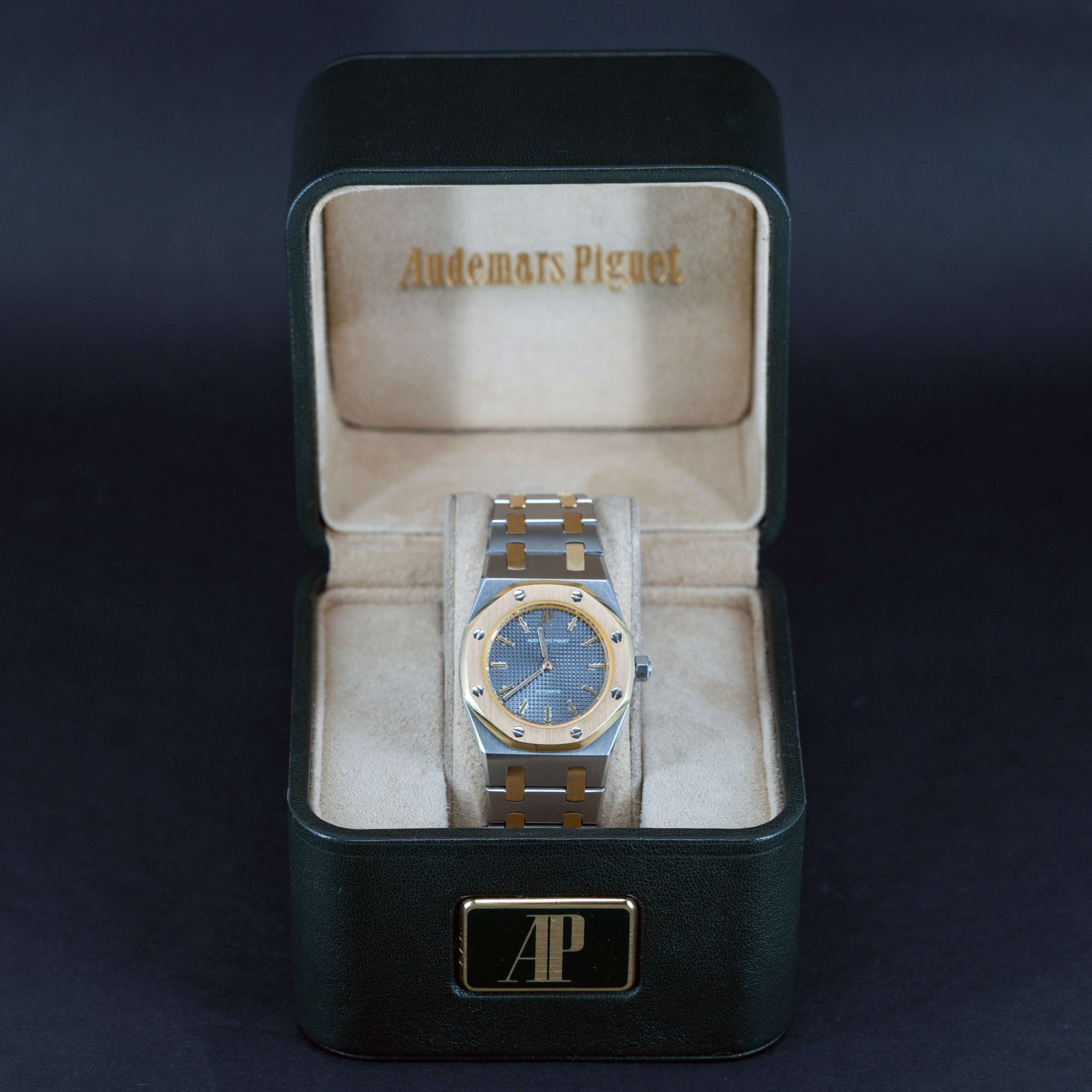 Audemars-Piguet_Royal-Oak_Lady_1977-6-scaled-1.jpg