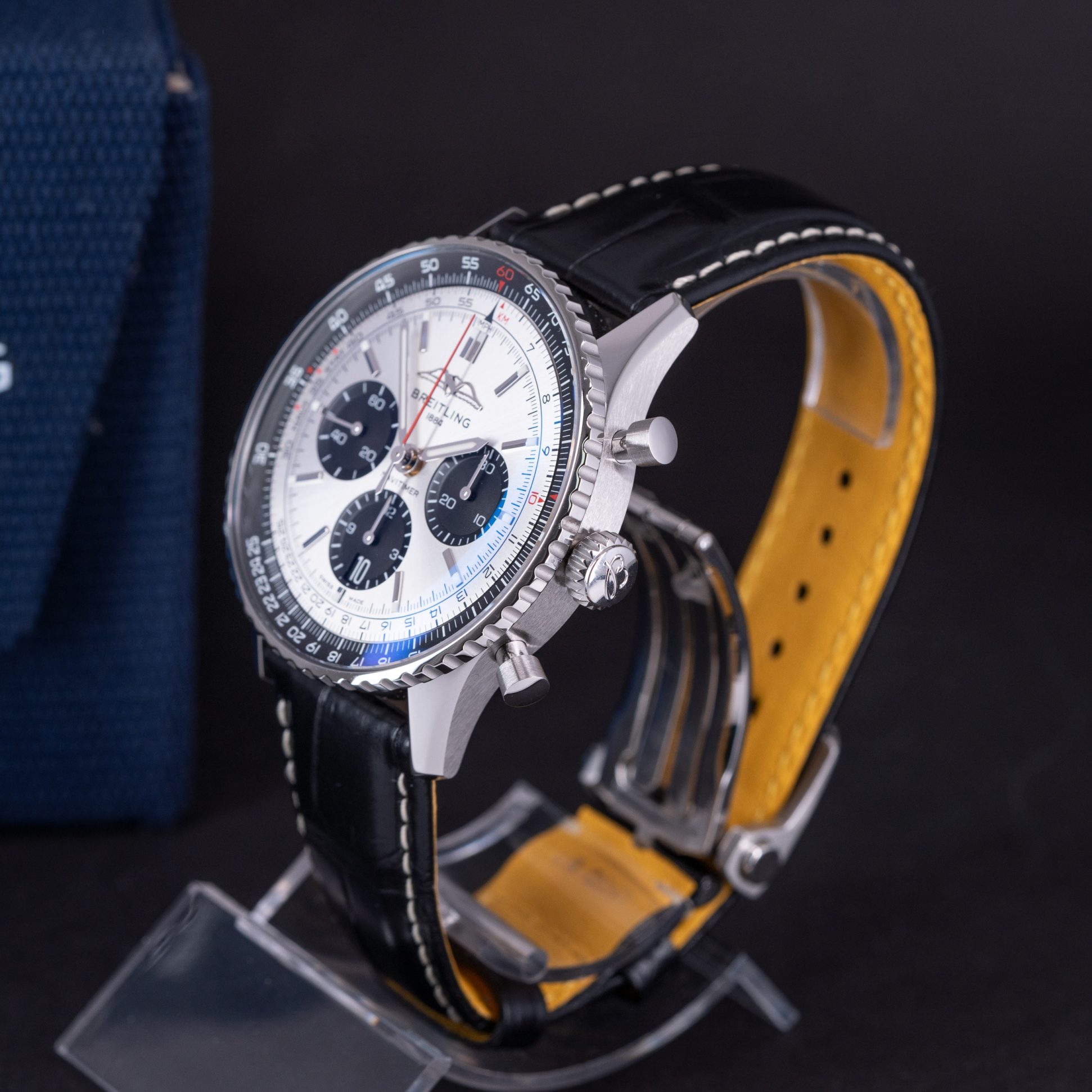 Breitling-Navitimer-43-2023-8.jpg