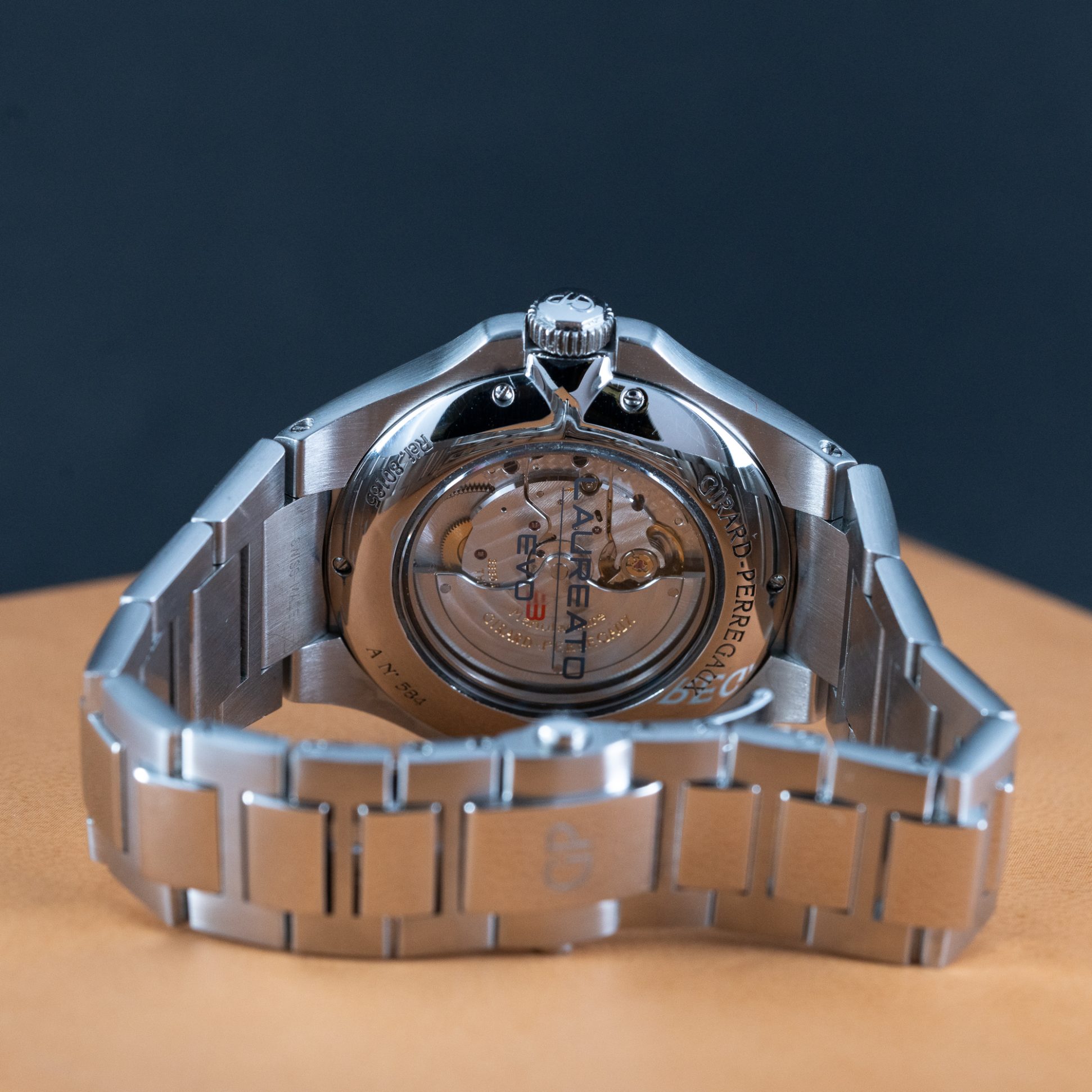 Girard_Perregaux_Laureato_Evo3-4.jpg