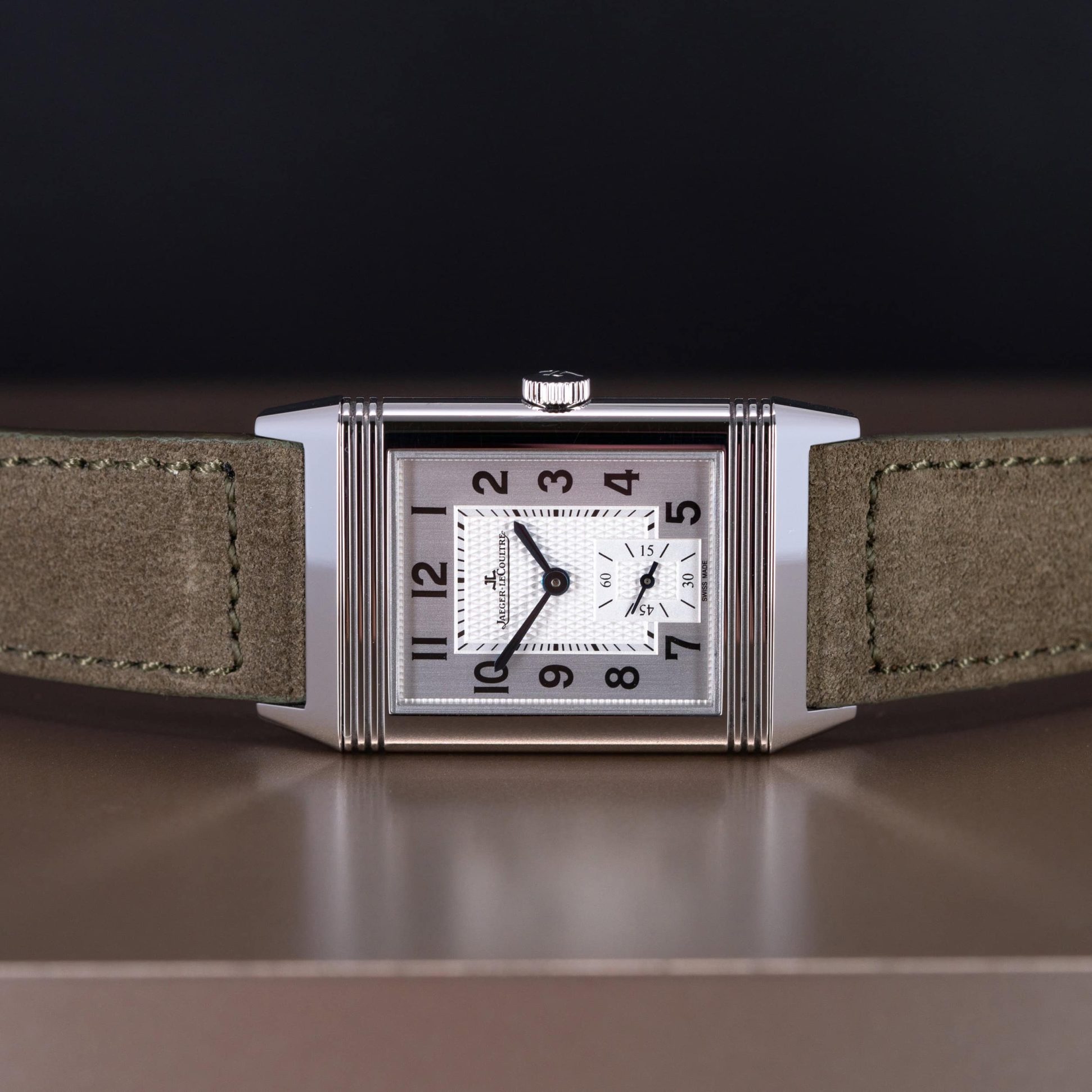 Jaeger-LeCoultre-Reverso-Mid-Small-2019-2