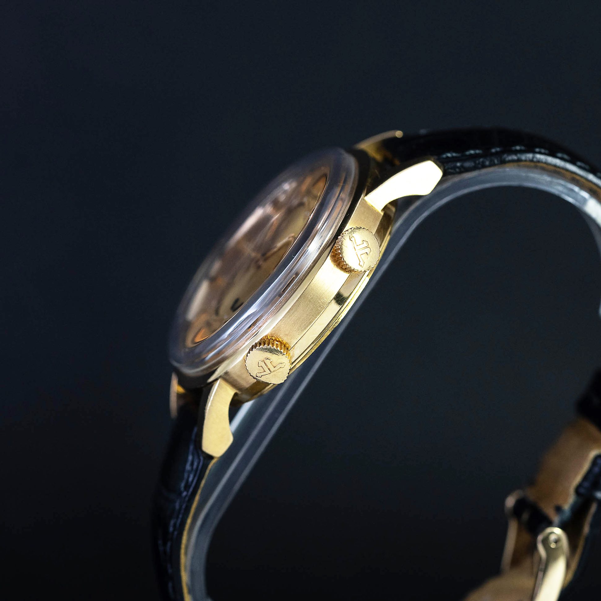 Jaeger_LeCoultre_Memovox_18k-6-1.jpg