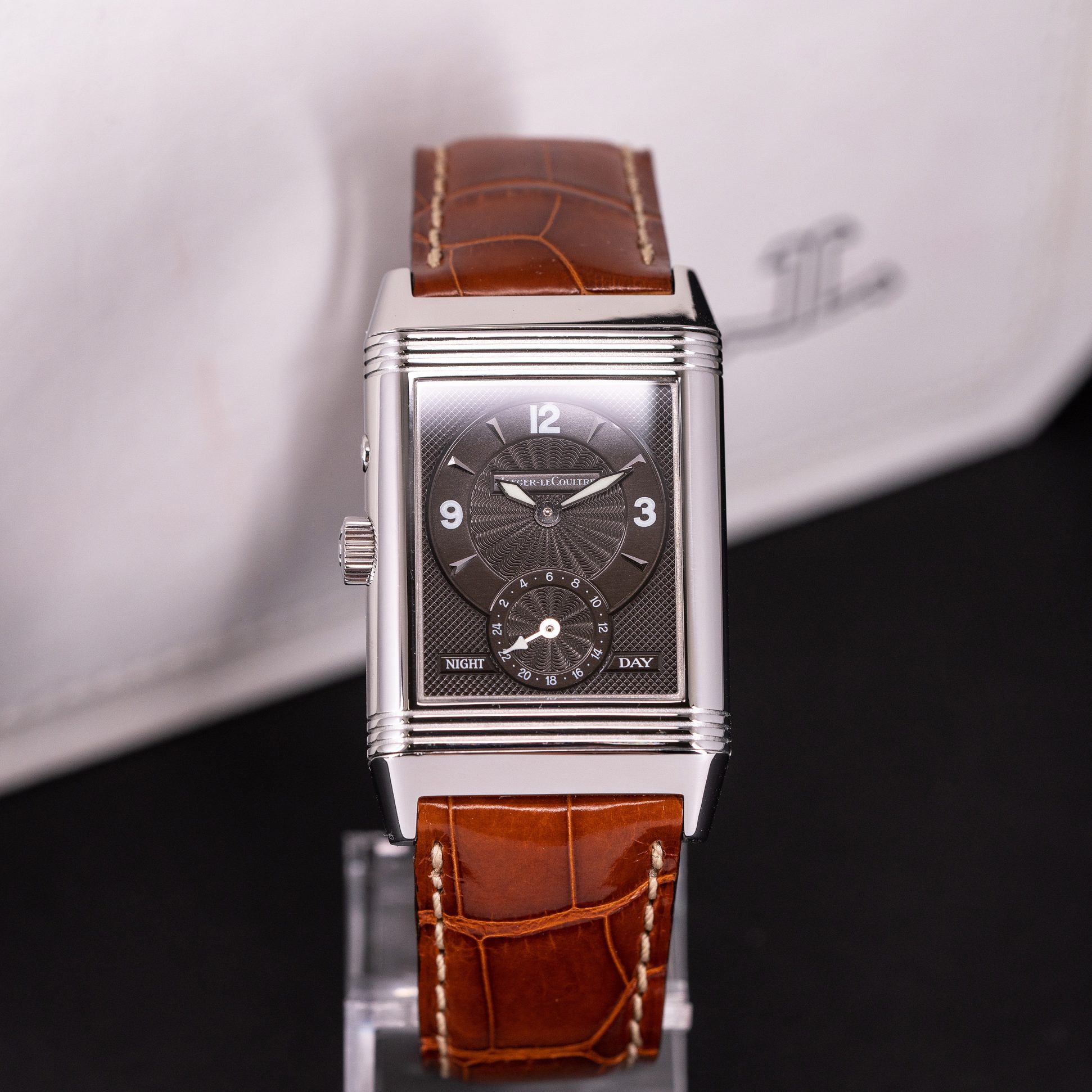 Jaeger_LeCoultre_Reverso_270.8.54-5.jpg